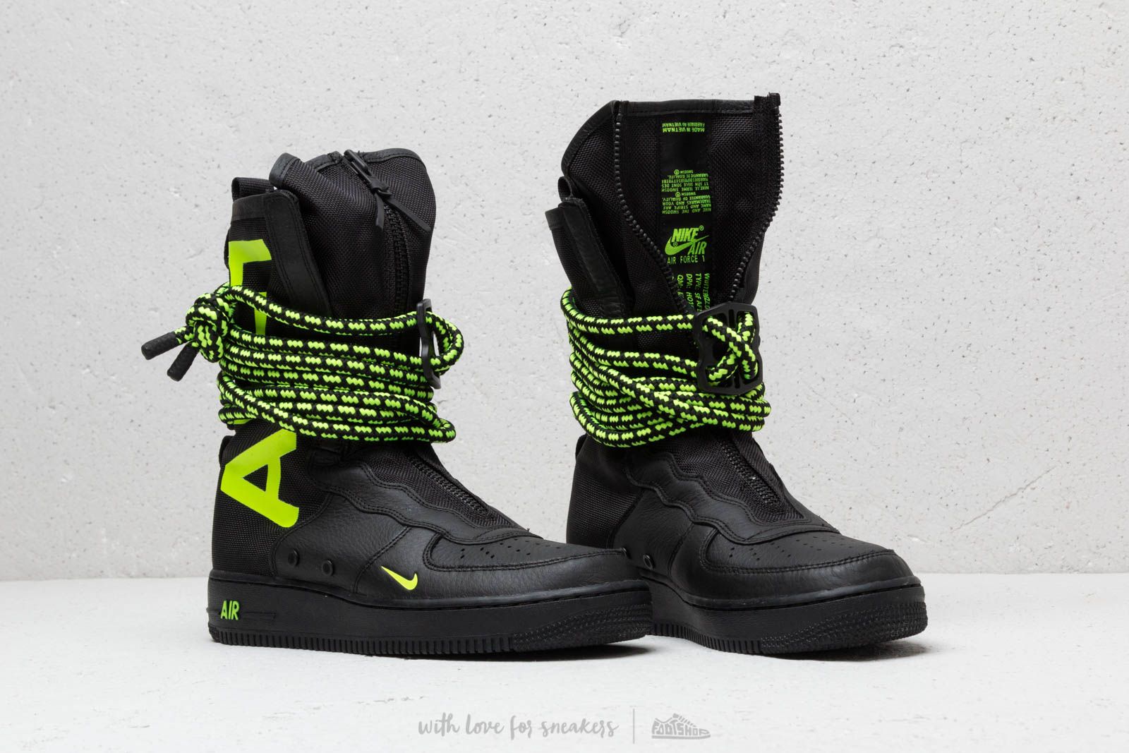 Nike air force on sale 1 black volt