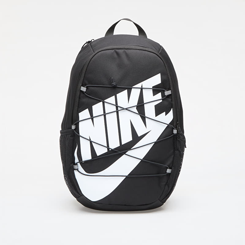 Reppu Nike Heritage Sweep Backpack 25L Black/ Black/ White