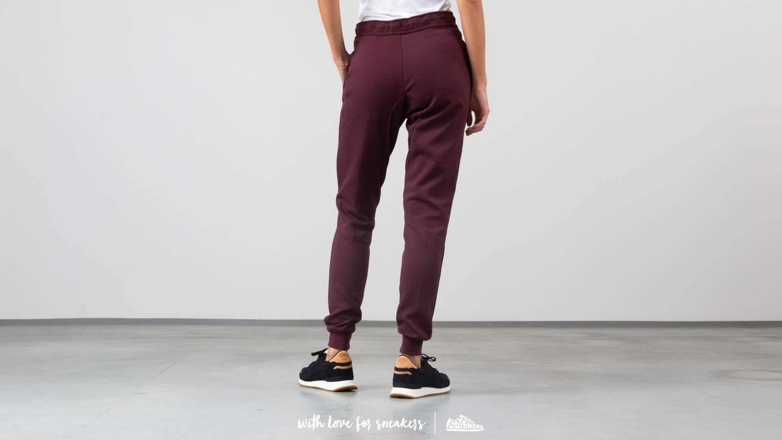 Hlače Nike Sportswear Advance15 Pants Burgundy Crush/ Sail
