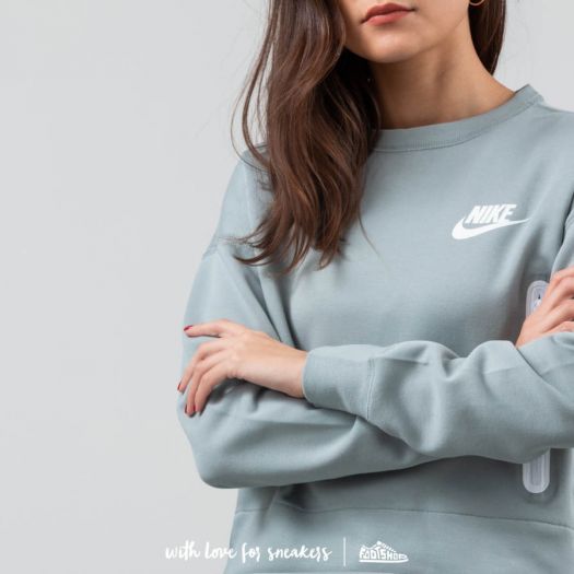 tech fleece crewneck