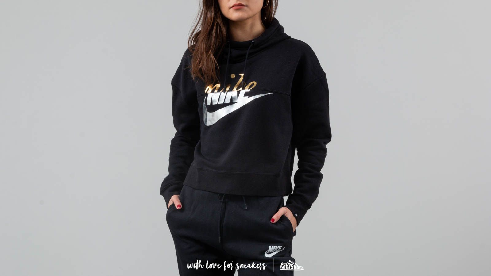 Hupparit ja collegepaidat Nike Sportswear Rally Crop Hoodie Black