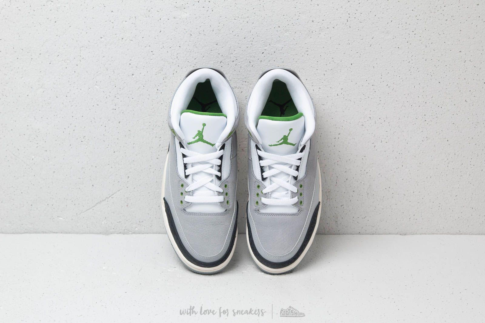 Men s shoes Air Jordan 3 Retro Lt Smoke Grey Chlorophyll Footshop