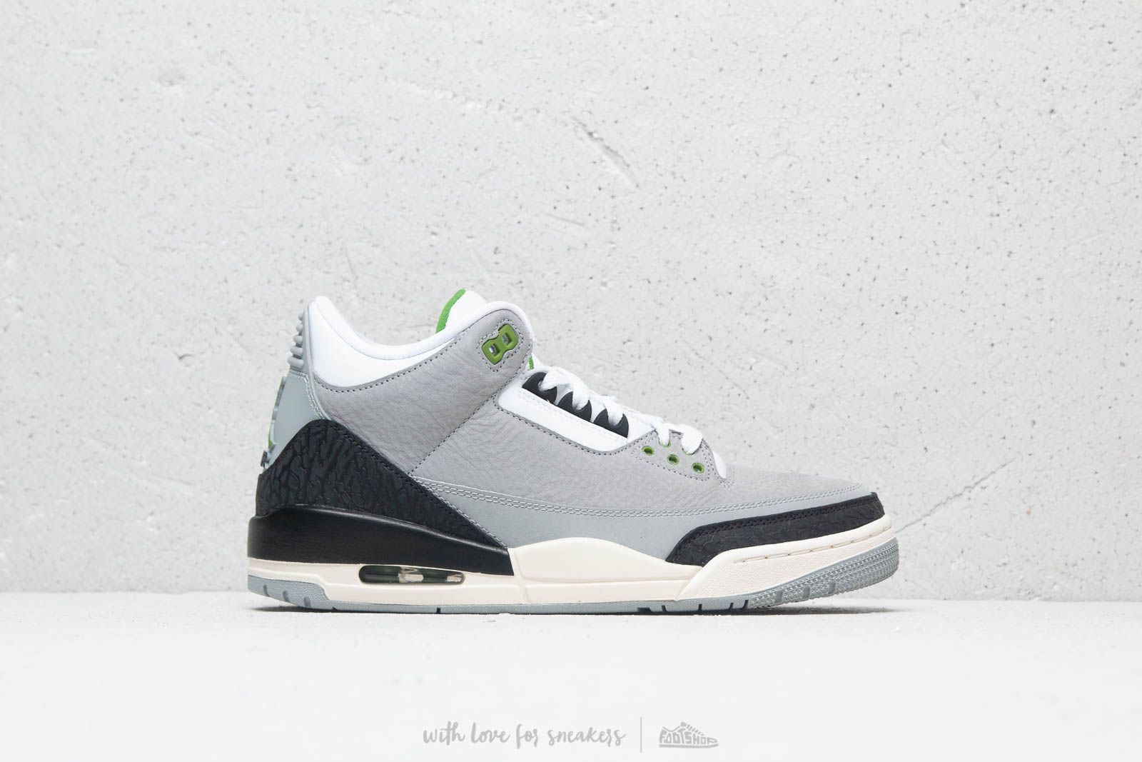 Men s shoes Air Jordan 3 Retro Lt Smoke Grey Chlorophyll Footshop
