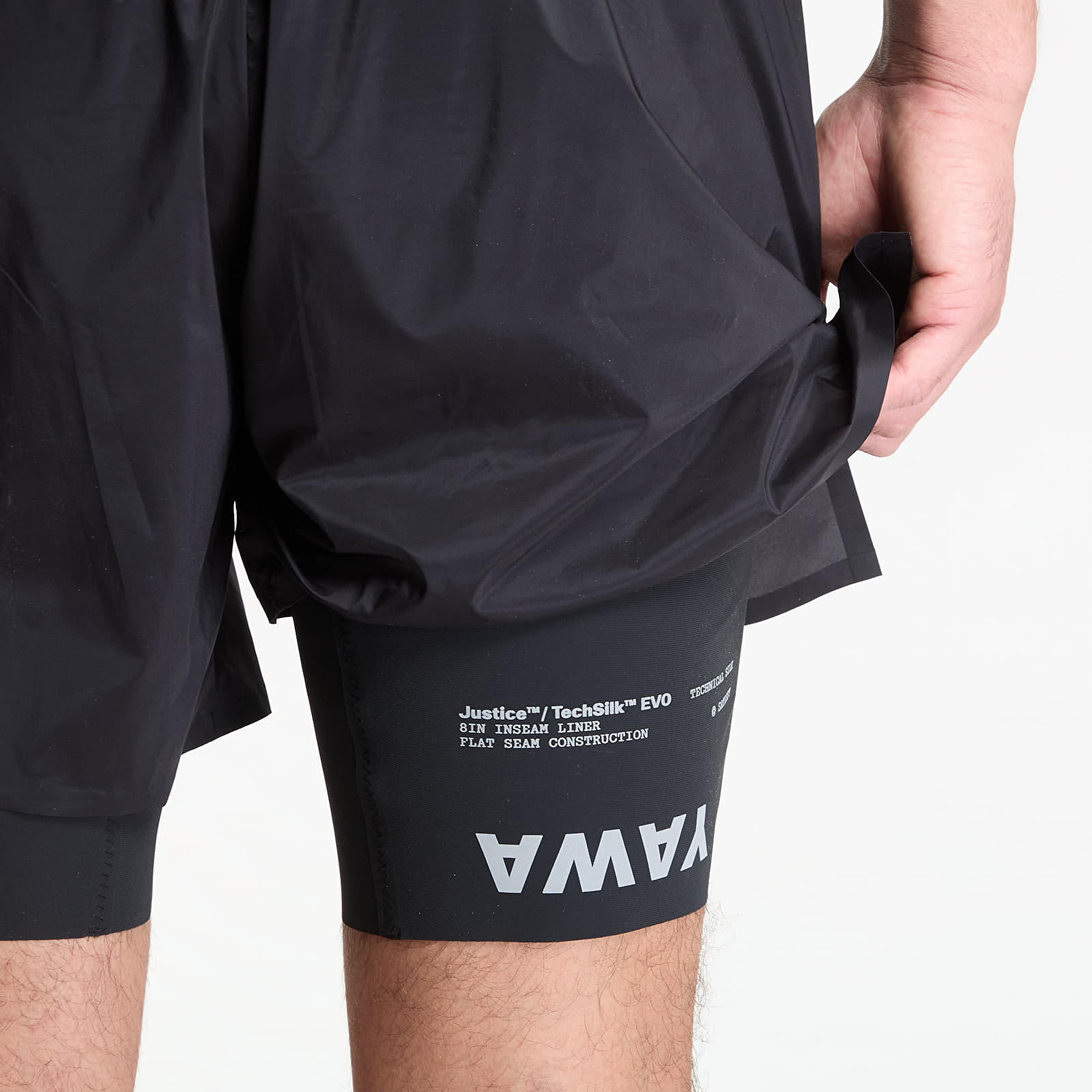 Kratke hlače Satisfy TechSilk 8 Shorts Black