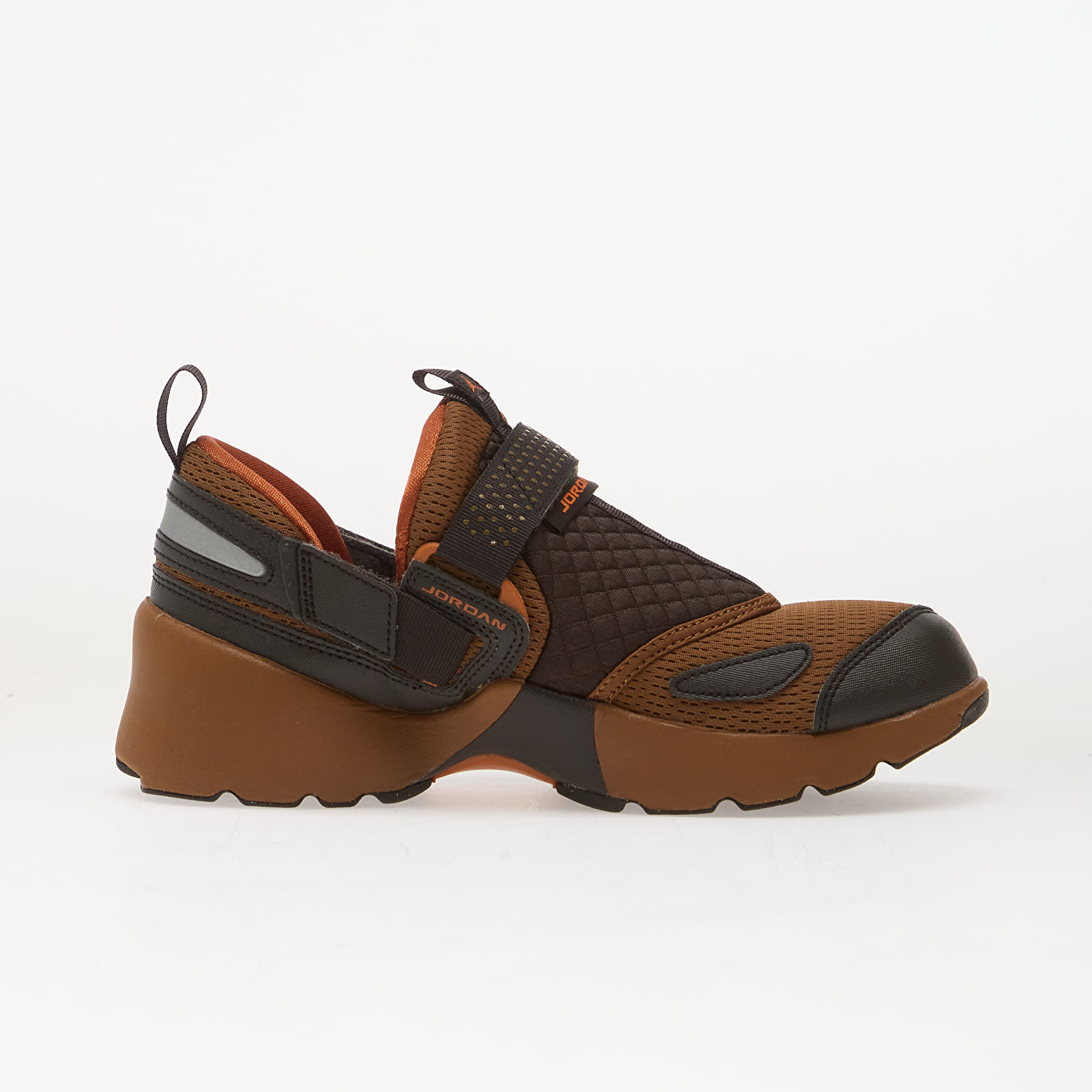 Women's shoes Jordan Trunner LX Lt British Tan/ Desert Orange