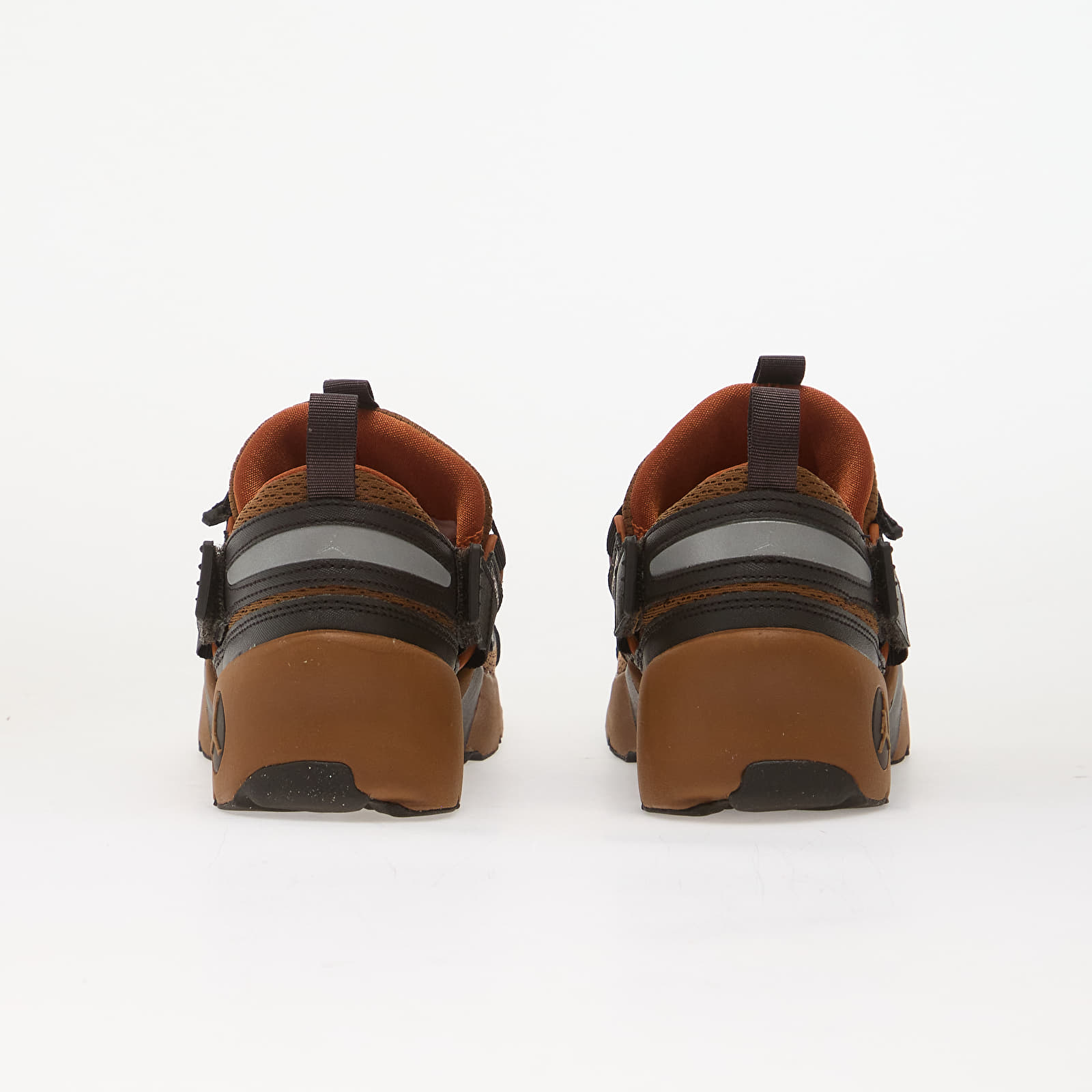 Women's shoes Jordan Trunner LX Lt British Tan/ Desert Orange