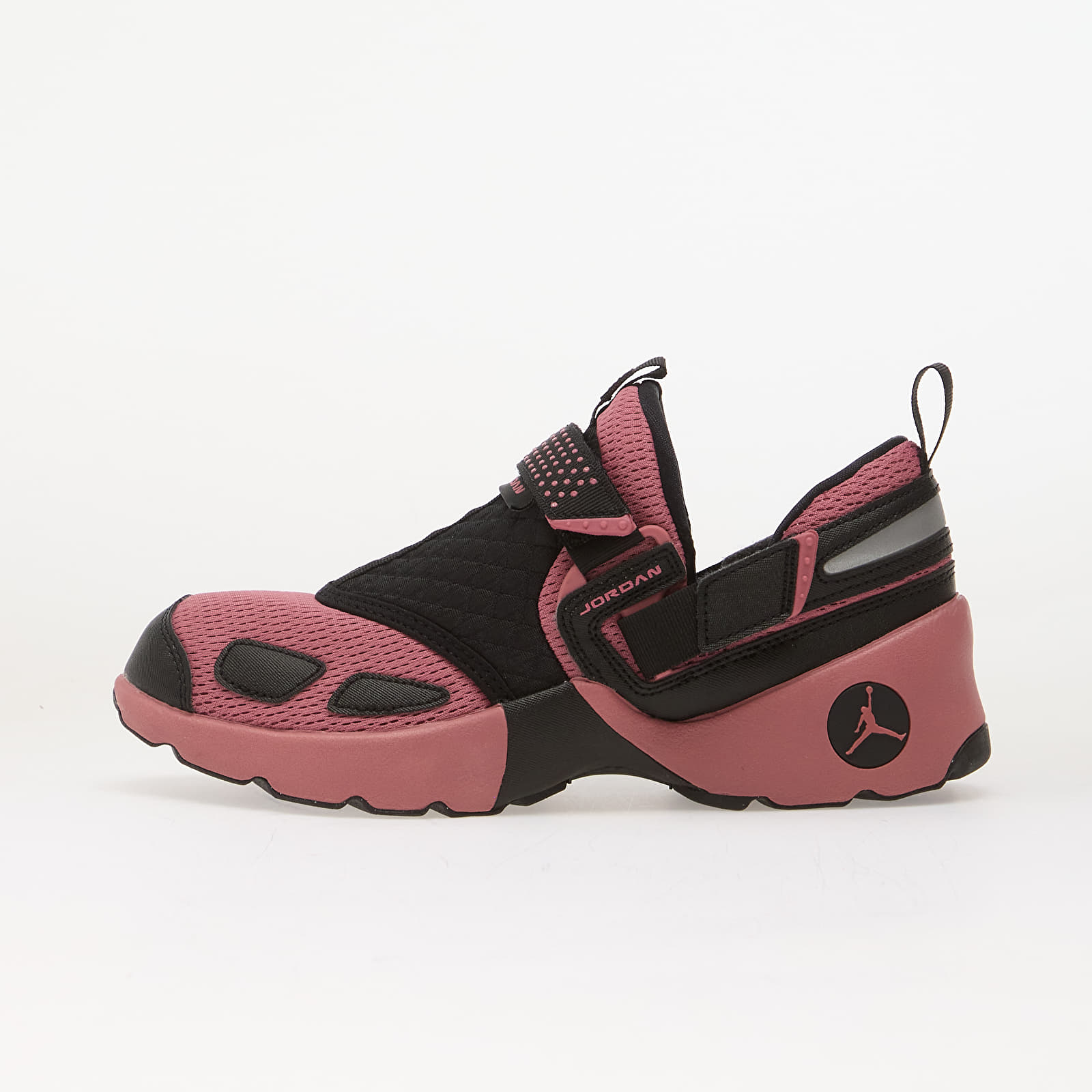 Women's shoes Jordan Trunner LX Black/ Desert Berry-Reflective Slvr