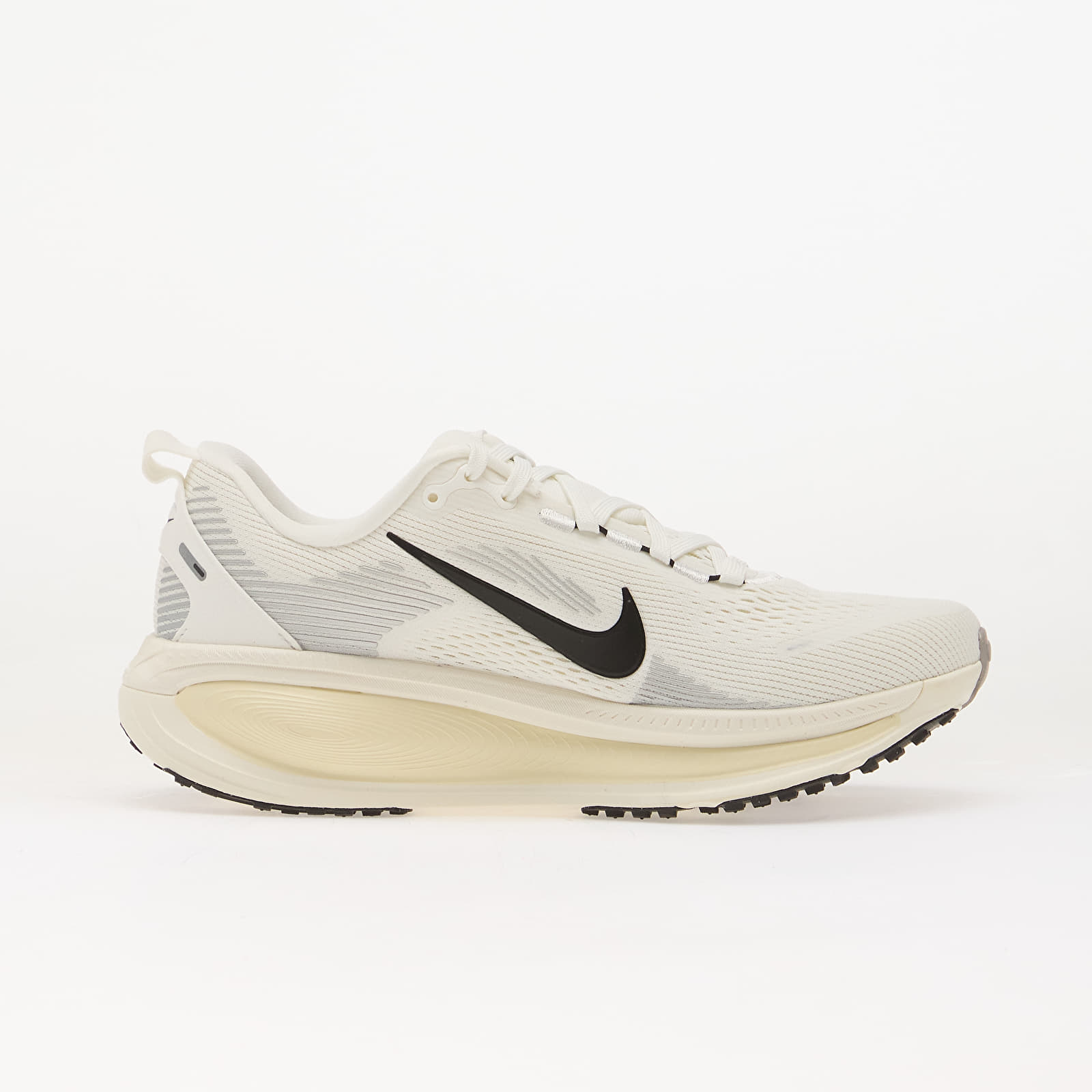 Încălțăminte și sneakerși pentru femei Nike Vomero 18 Summit White/ Black-Coconut Milk
