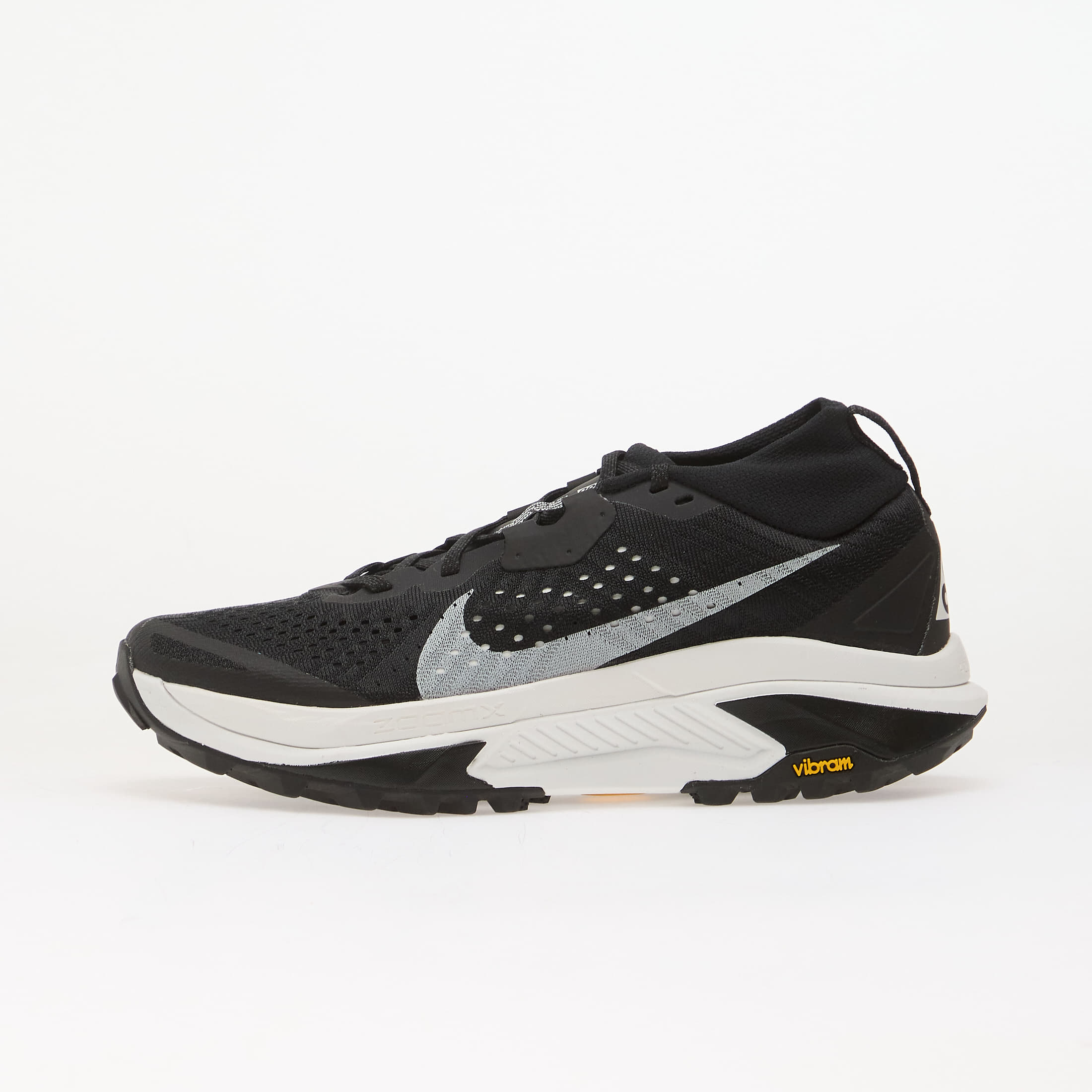 Sneakers ACG Zegama Trail Black/ Summit White-Safety Orange UK 9.5