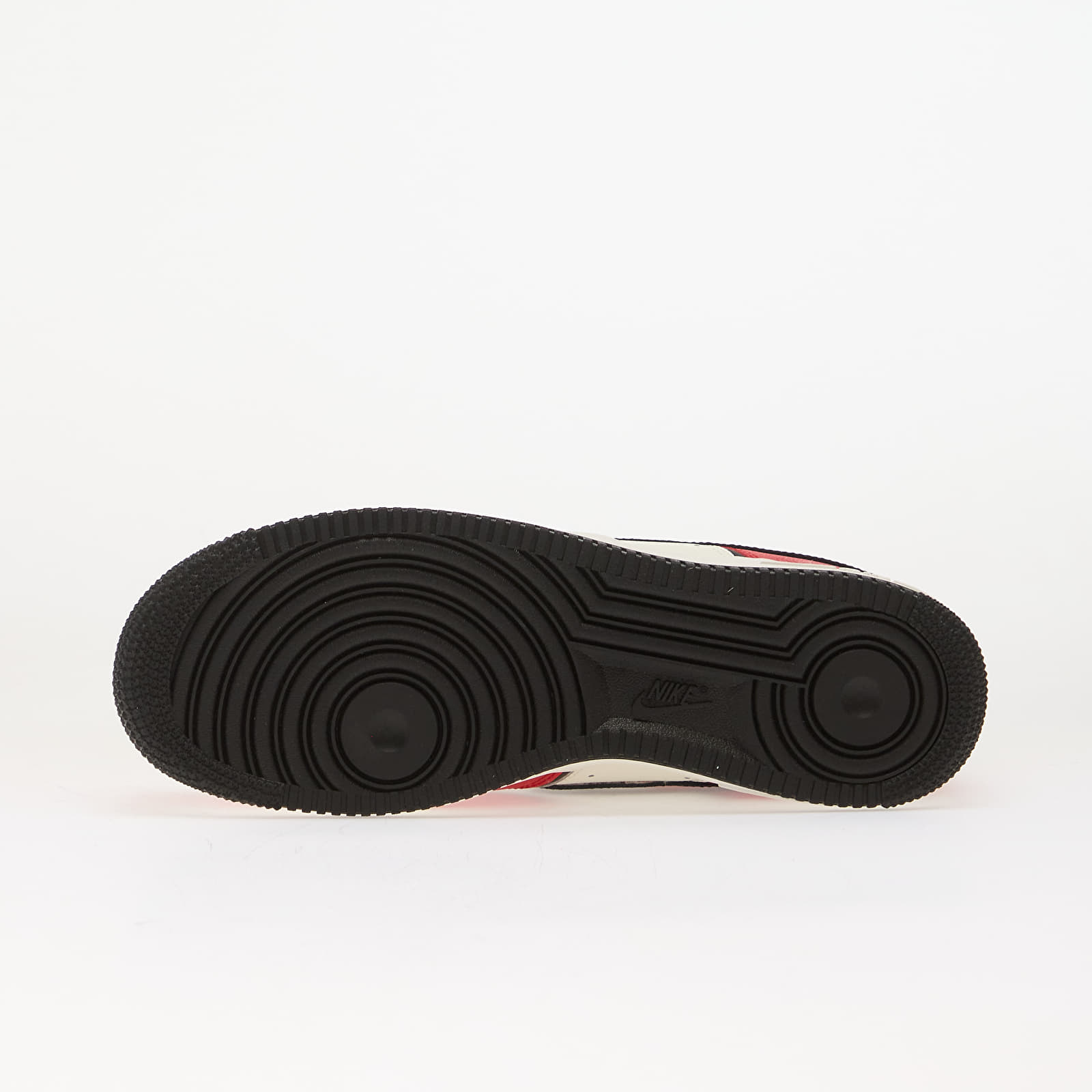 Herenschoenen Nike Air Force 1 '07 LV8 University Red/ Black-Sail