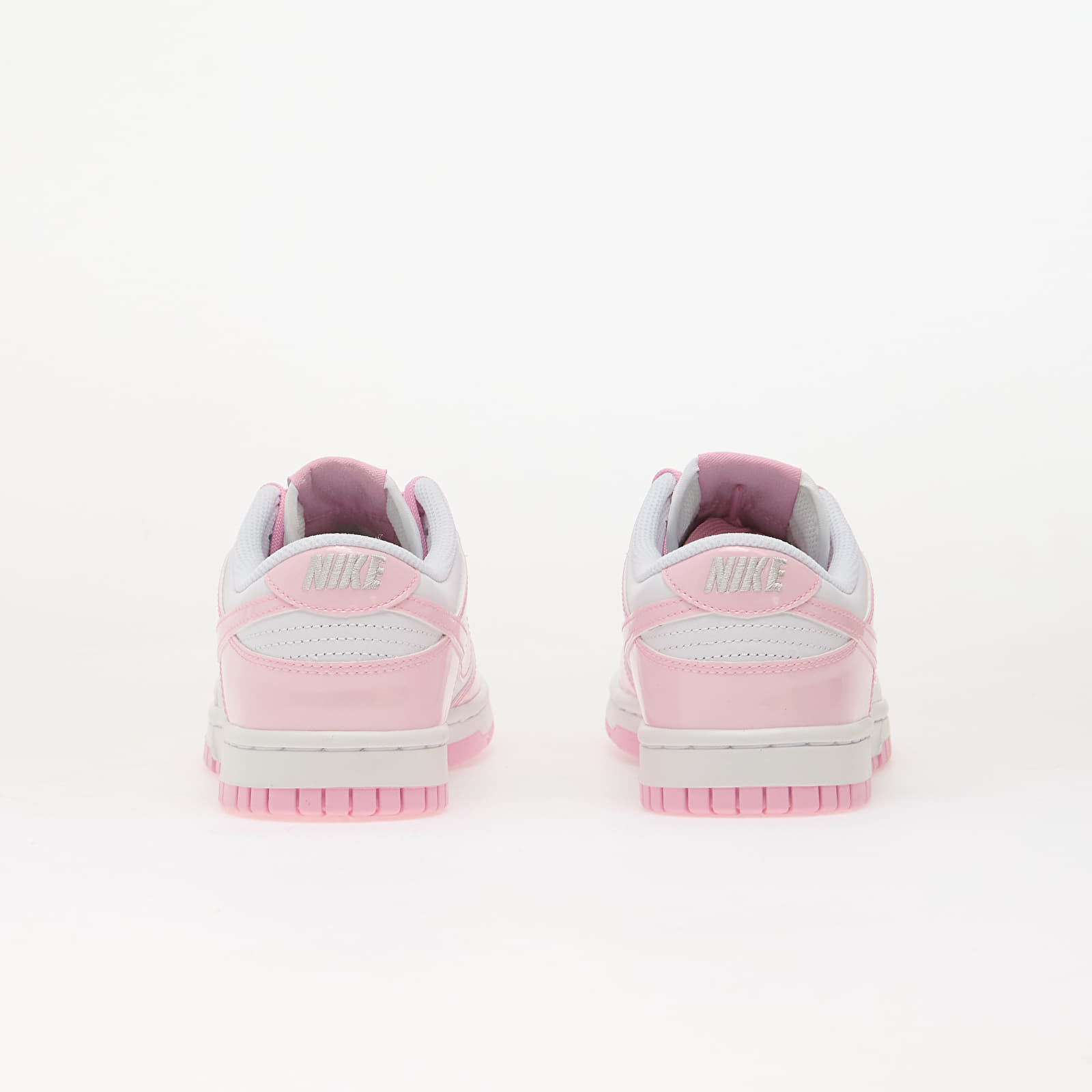 Chaussures et baskets femme Nike Dunk Low SE White/ Pink Rise-White-Metallic Silver