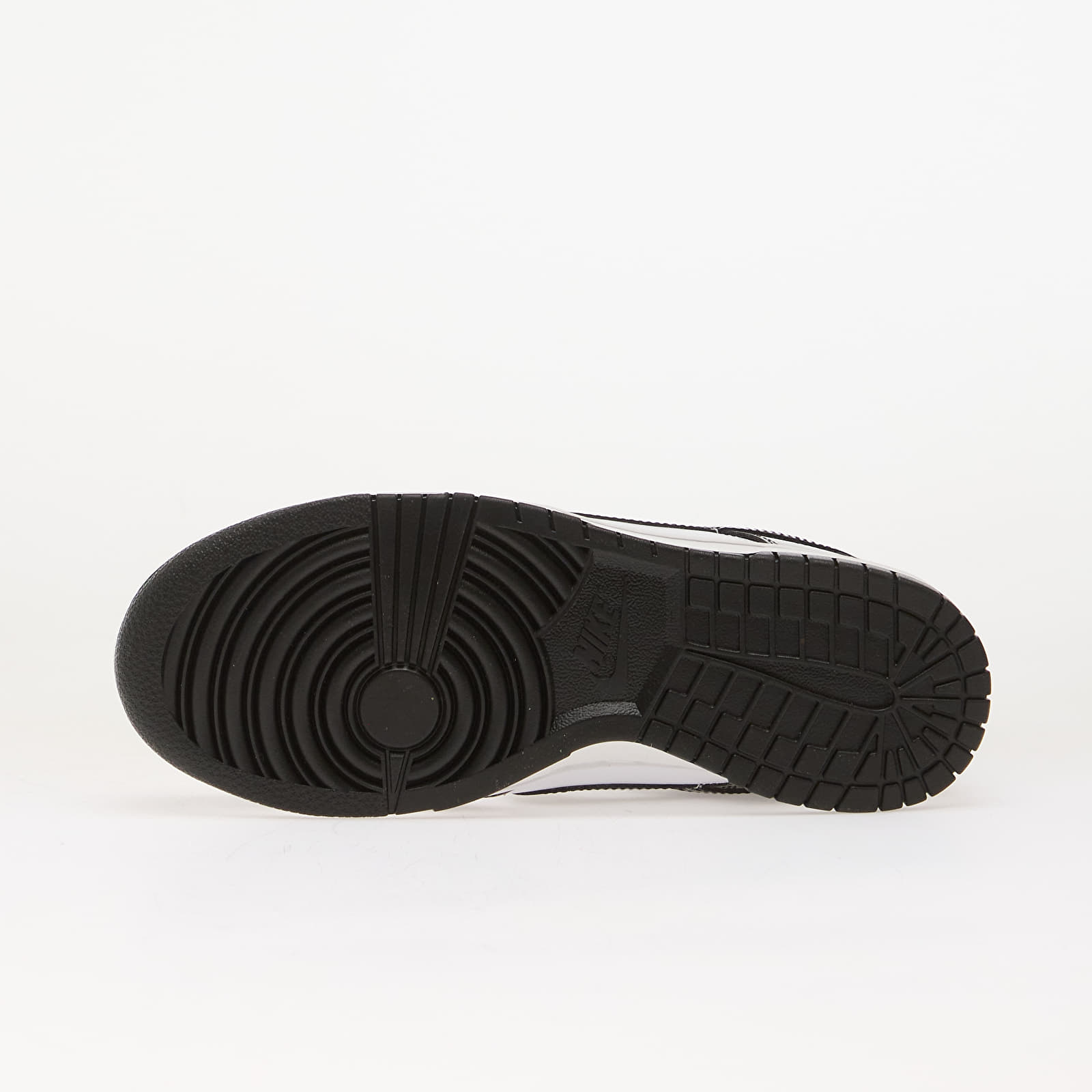 Chaussures et baskets femme Nike Dunk Low SE White/ Black-White-Metallic Silver