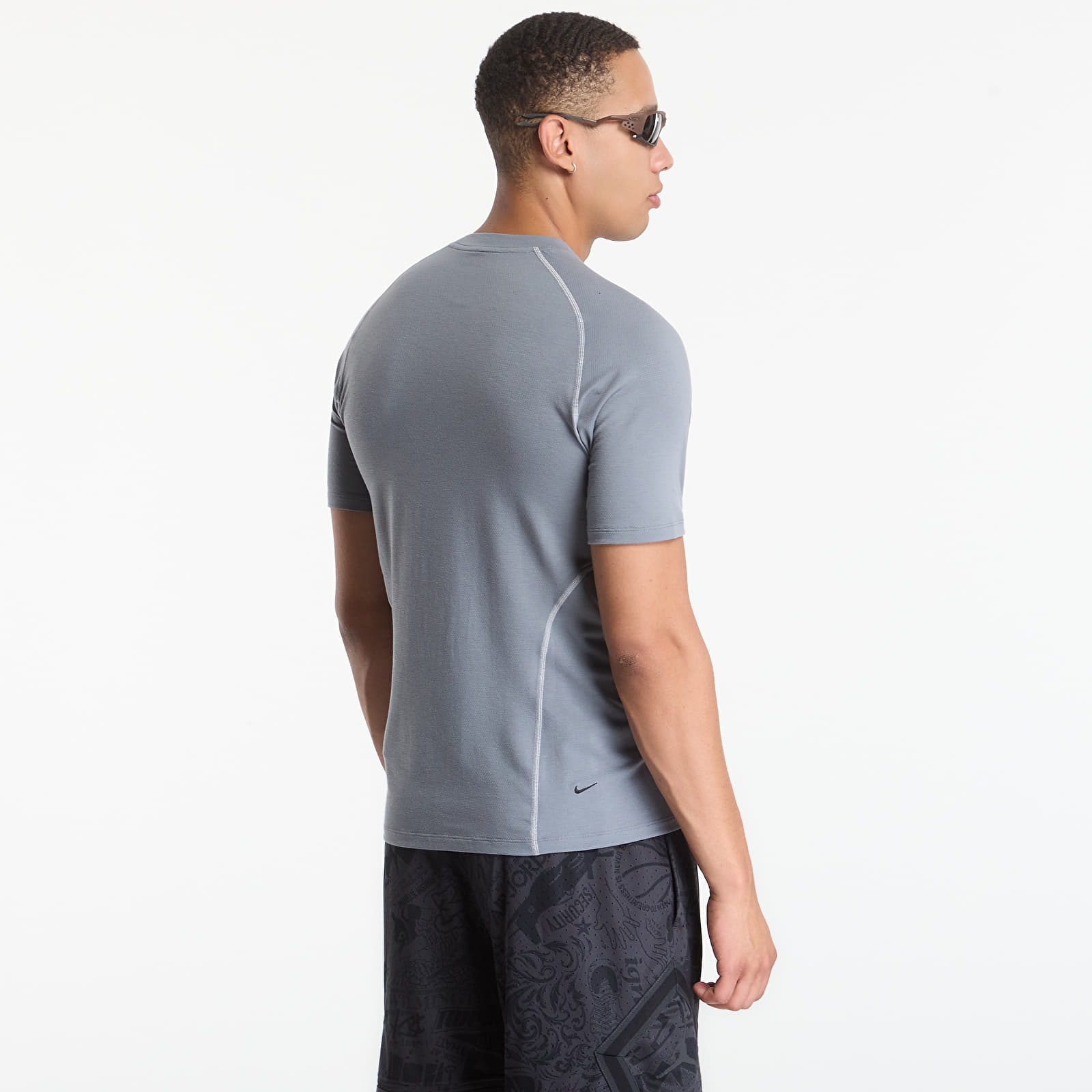 Tričká Nike Tech Men's Dri-FIT Short-Sleeve Top Cool Grey/ Wolf Grey/ Black