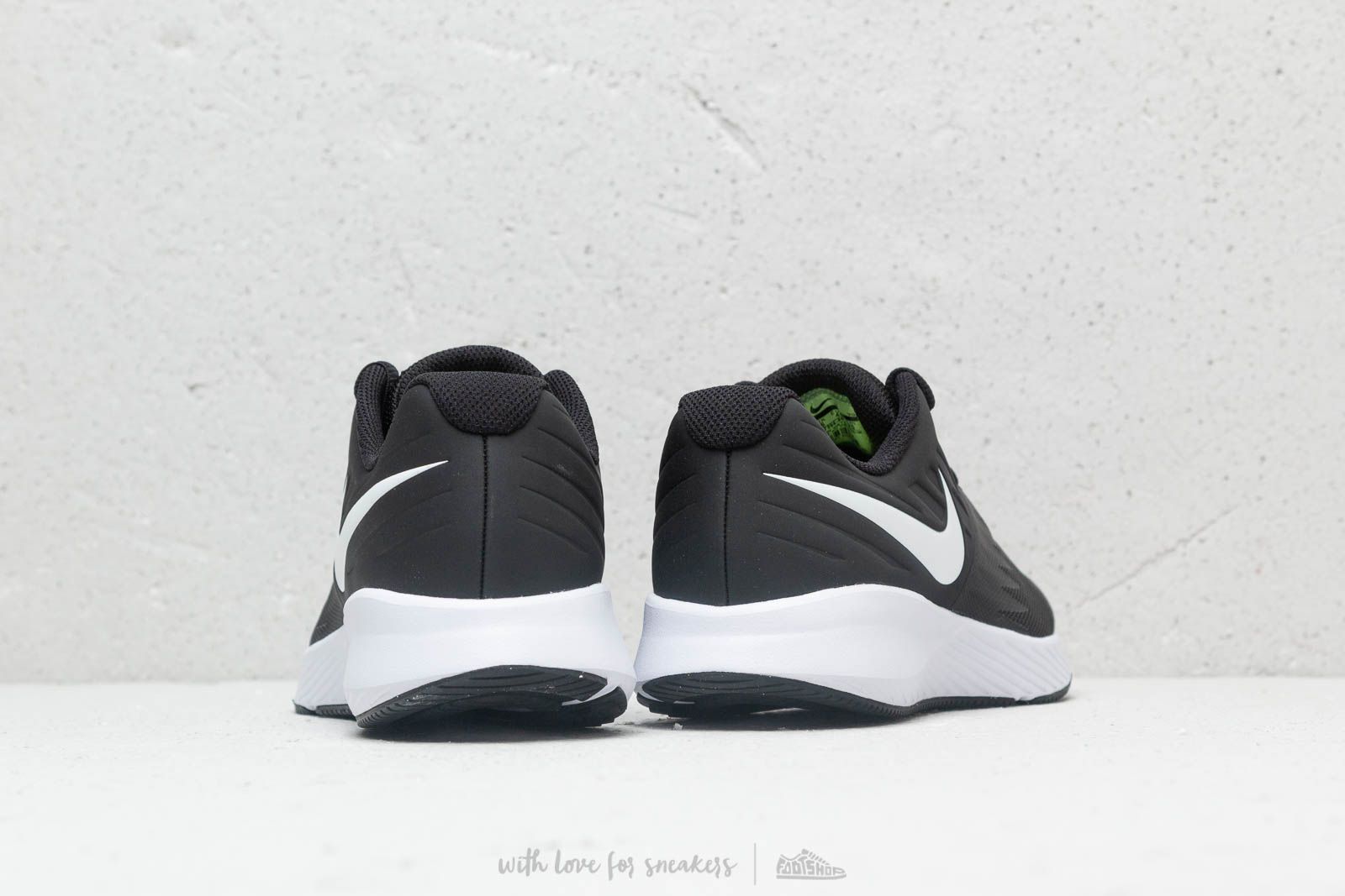 Női cipők Nike Star Runner (GS) Black/ White-Volt