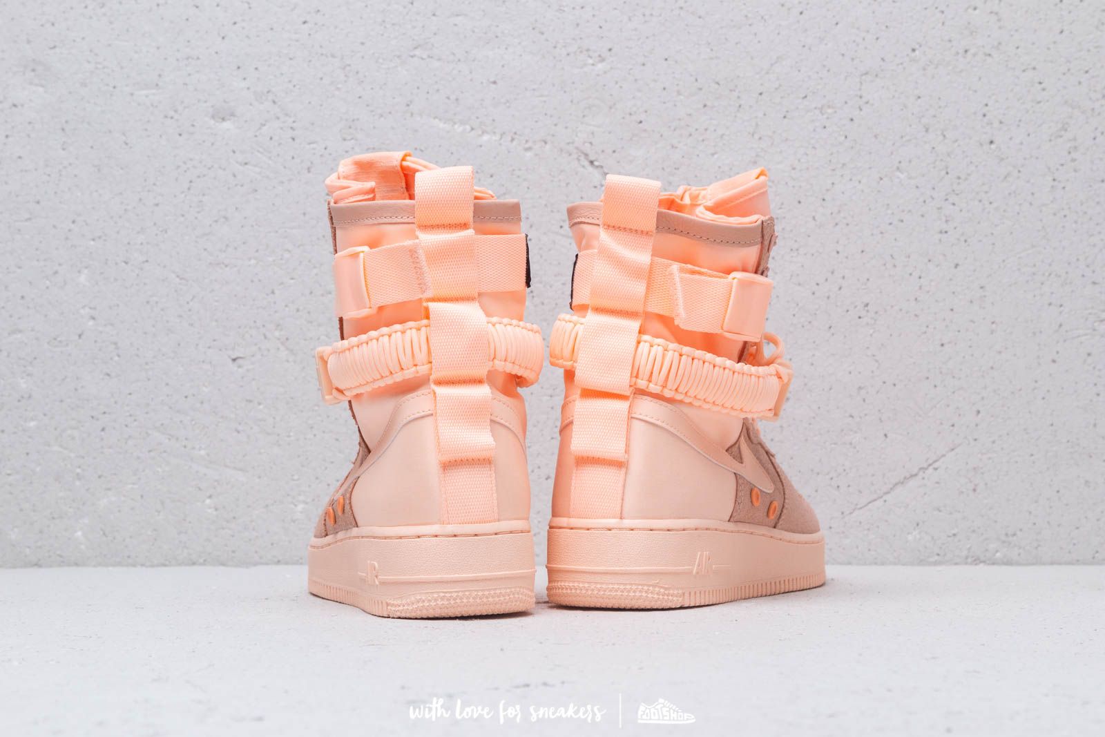 Damen Sneaker und Schuhe Nike W Sf Air Force 1 Crimson Tint/ Crimson Tint