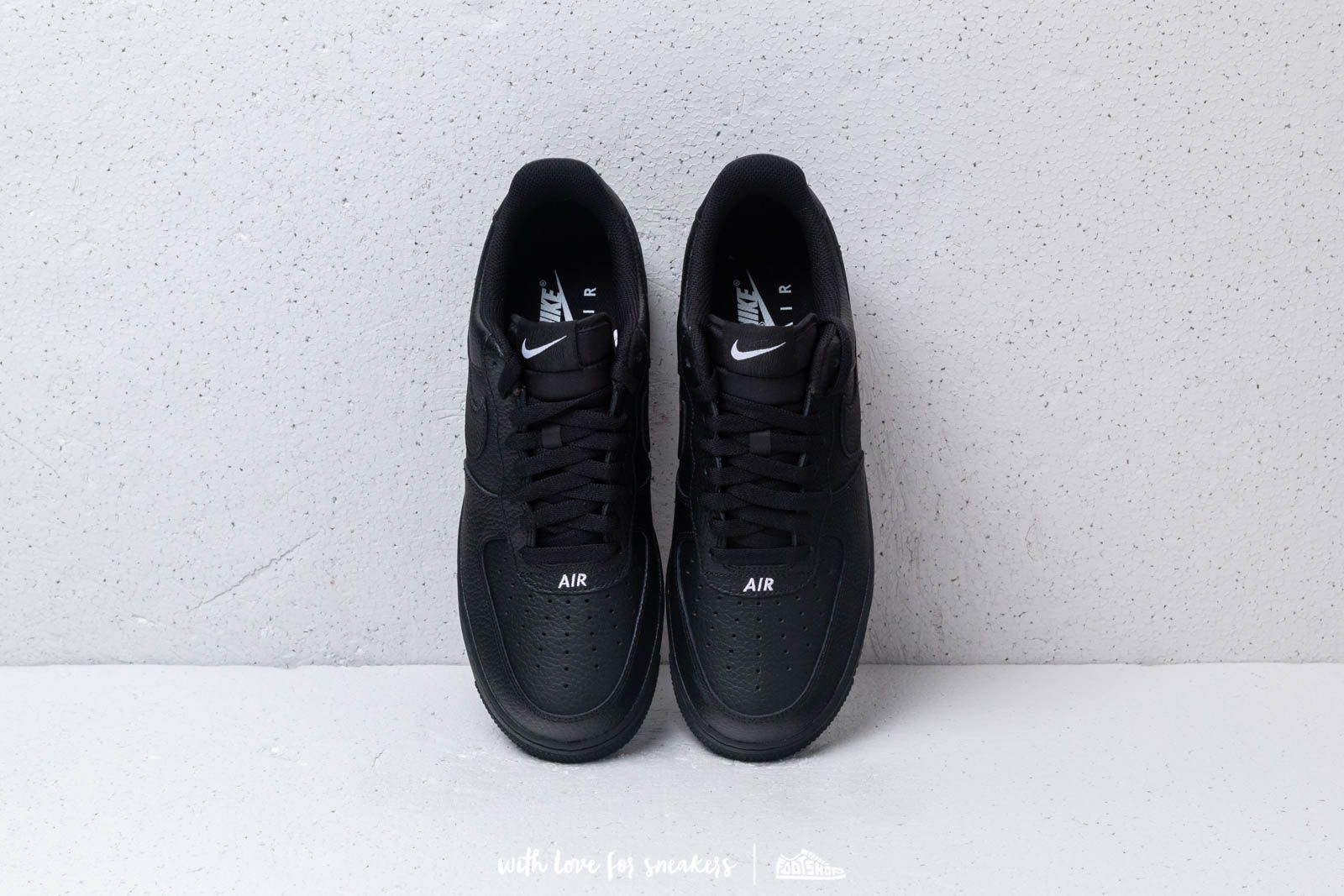 Herren Sneaker und Schuhe Nike Air Force 1 '07 Leather Black/ Black-White