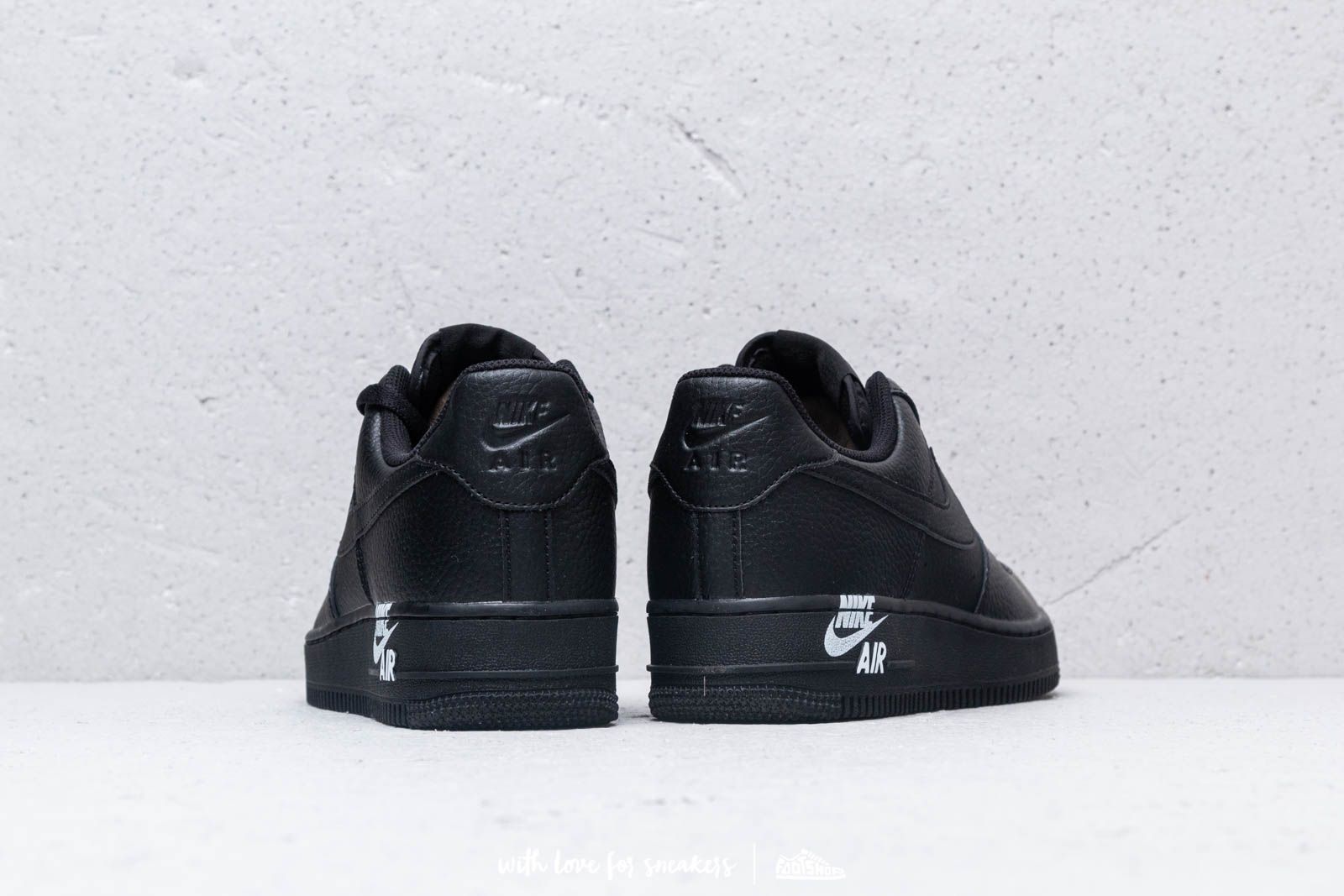 Herren Sneaker und Schuhe Nike Air Force 1 '07 Leather Black/ Black-White