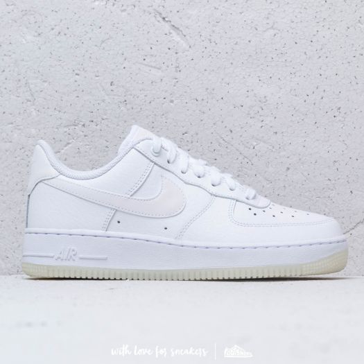 Nike air force 1 7 ess white top