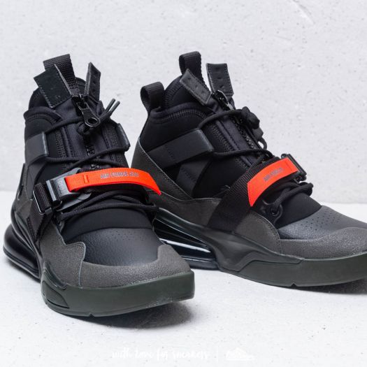 Nike 2025 utility 270