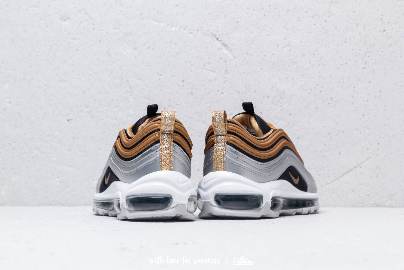 Men s shoes Nike Wm s Air Max 97 SE Metallic Gold Metallic Gold