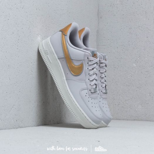 Nike Wmn s Air Force1 07 Metallic