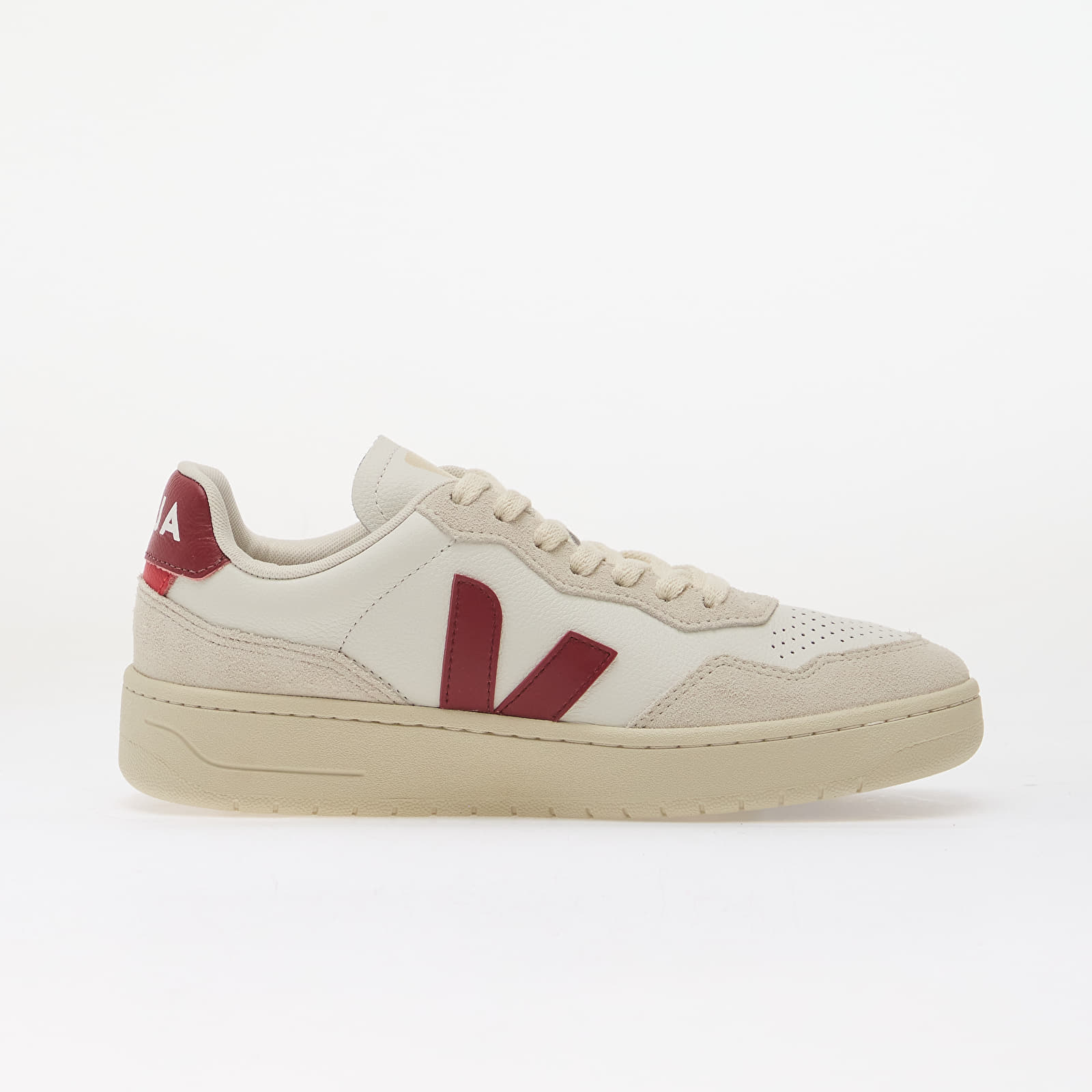 Chaussures et baskets femme Veja V-90 O.T. White/ Marsala/ Natural