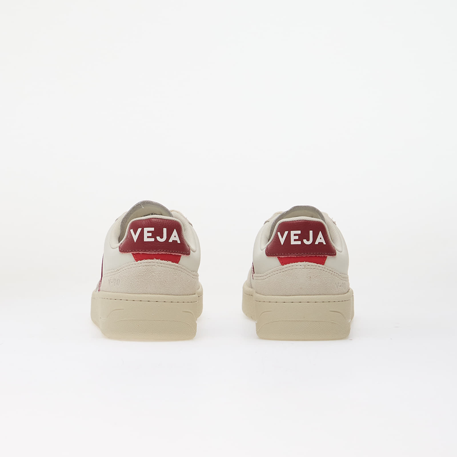 Chaussures et baskets femme Veja V-90 O.T. White/ Marsala/ Natural