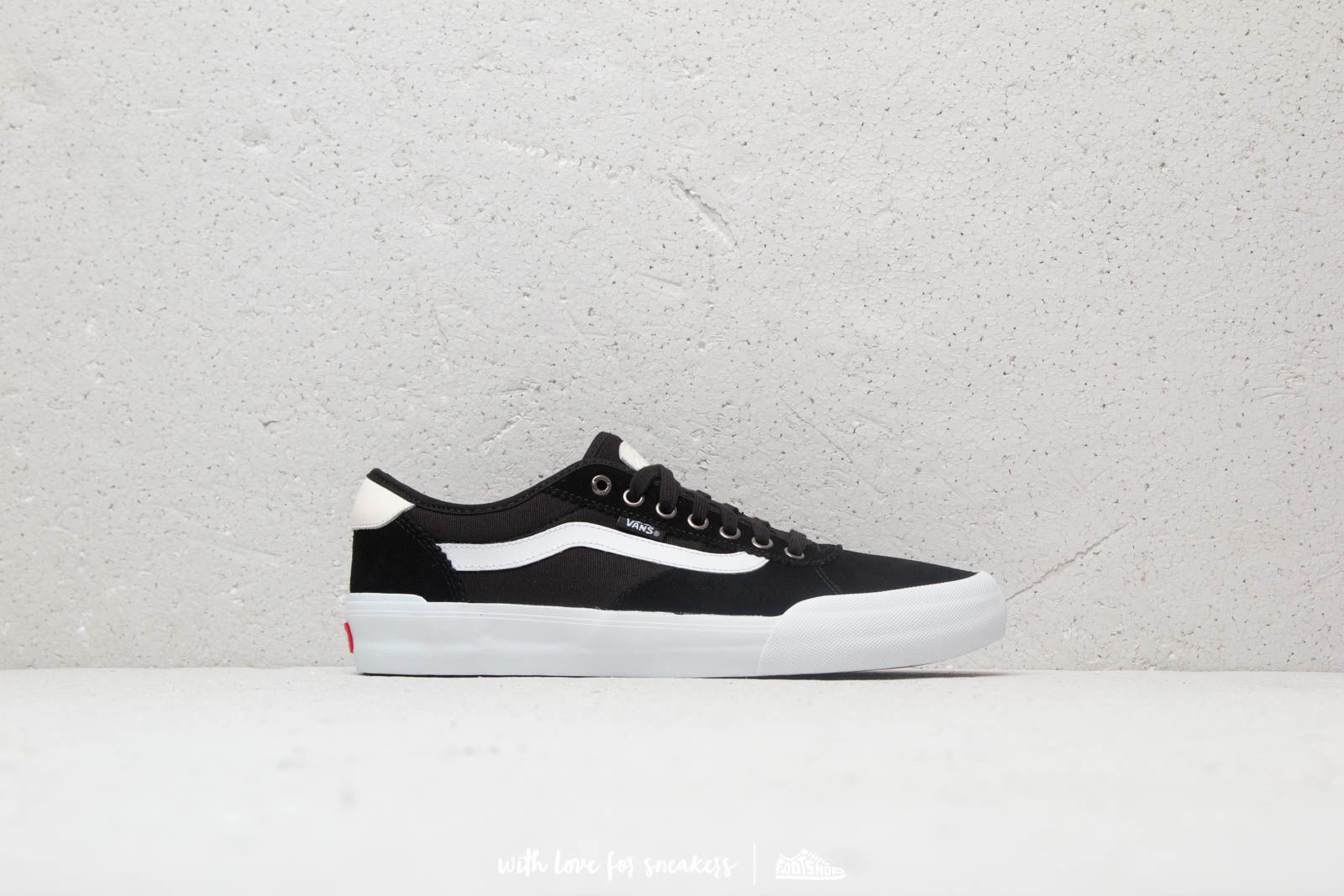 Vans chima pro 2 black white shop