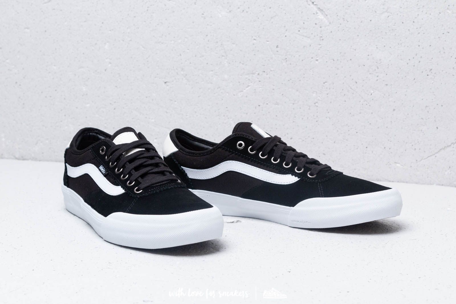Buty męskie Vans Chima Pro 2 (Suede/ Canvas) Black/ White
