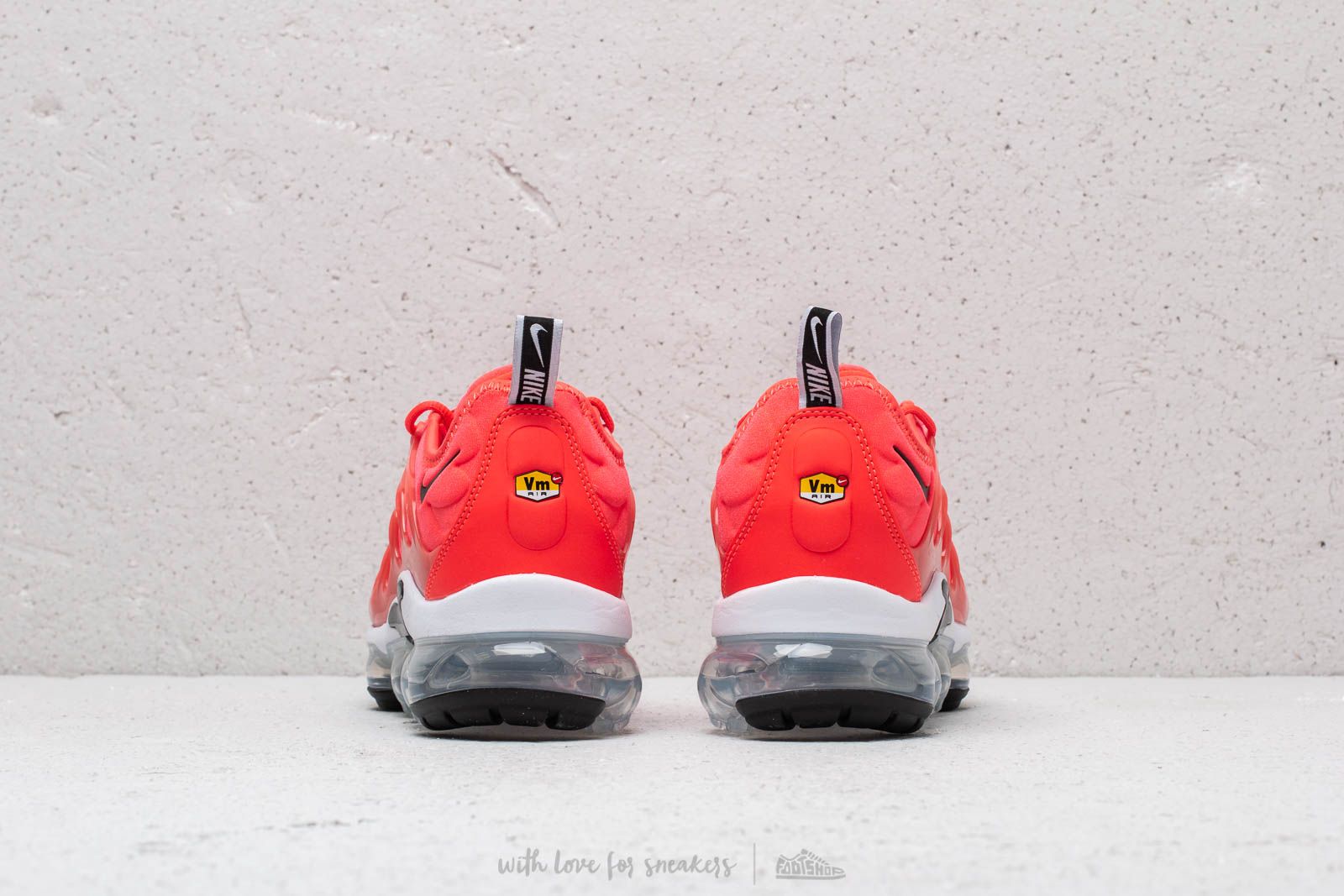 Nike air vapormax plus - men's bright crimson/black/white deals