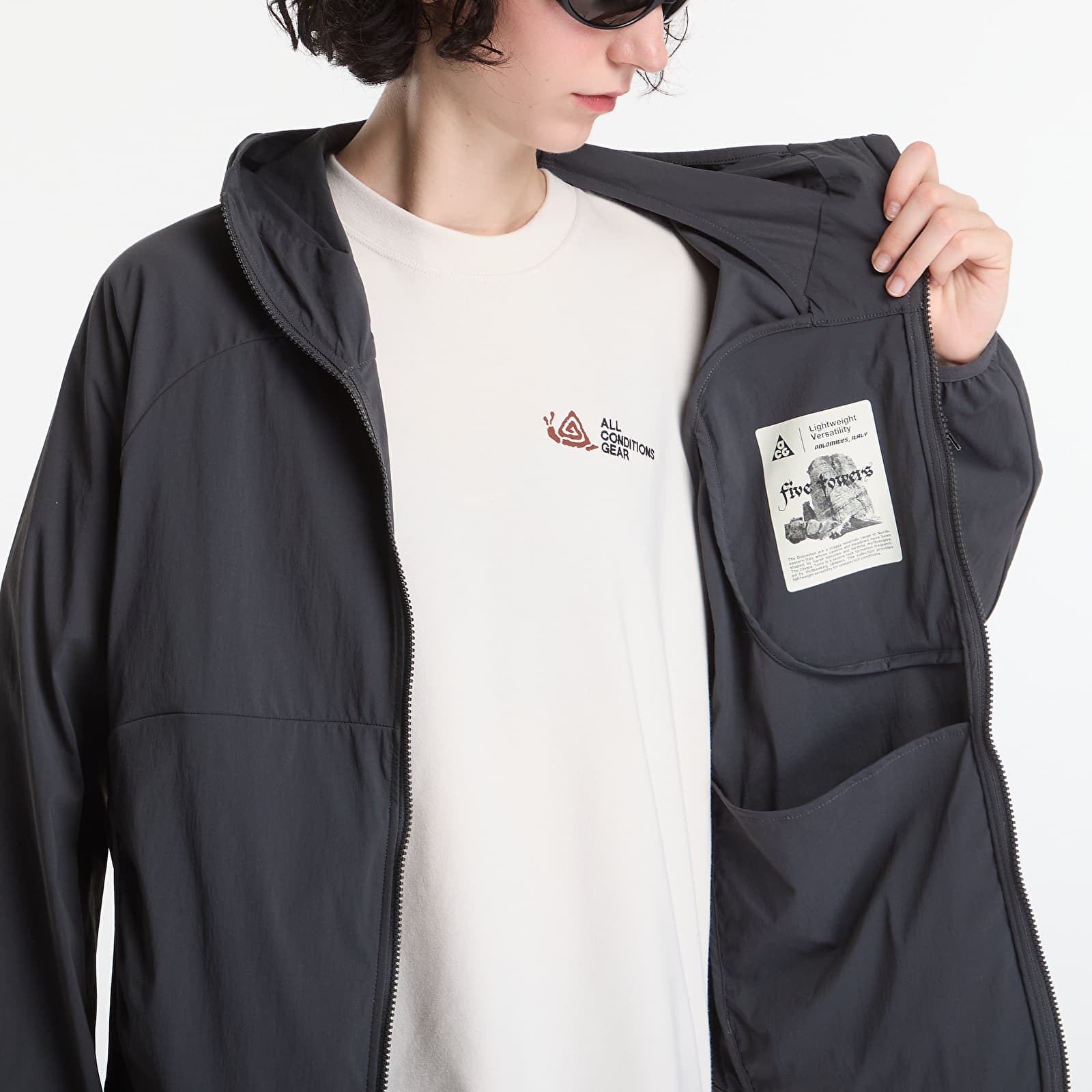 Jackets Nike ACG "Five Towers" Women's UV Protection Jacket Anthracite/ Anthracite/ Summit White