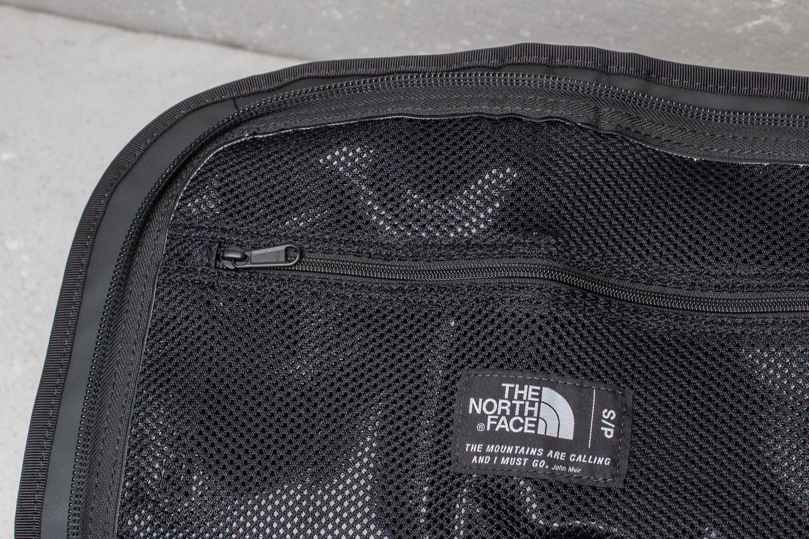 Umhängetaschen The North Face Base Camp Small Duffel Tnf Black/ Metallic Copper