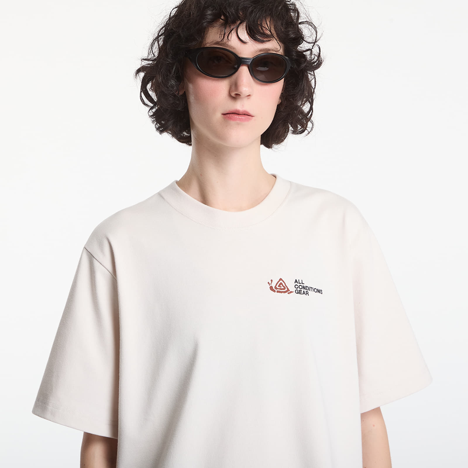 T-shirts Nike ACG Women's T-Shirt Lt Orewood Brn