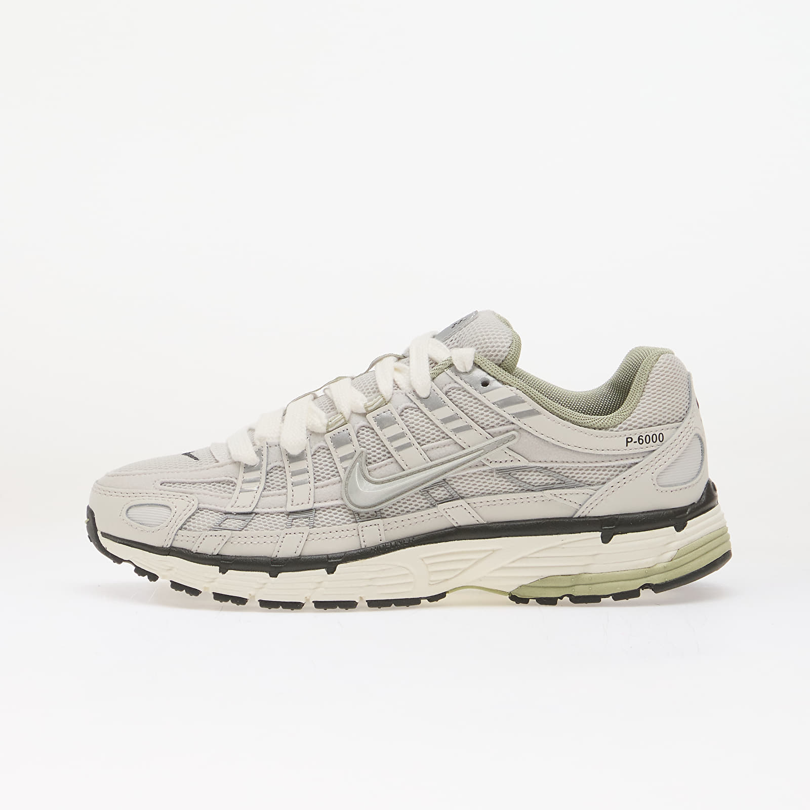 Herren Sneaker und Schuhe Nike P-6000 Platinum Tint/ Metallic Silver-Sail