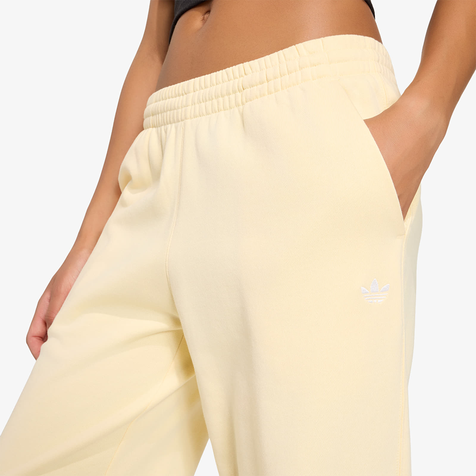 Jogginghosen für Frauen adidas Essentials French Terry Jogger Pants Warm Vanilla