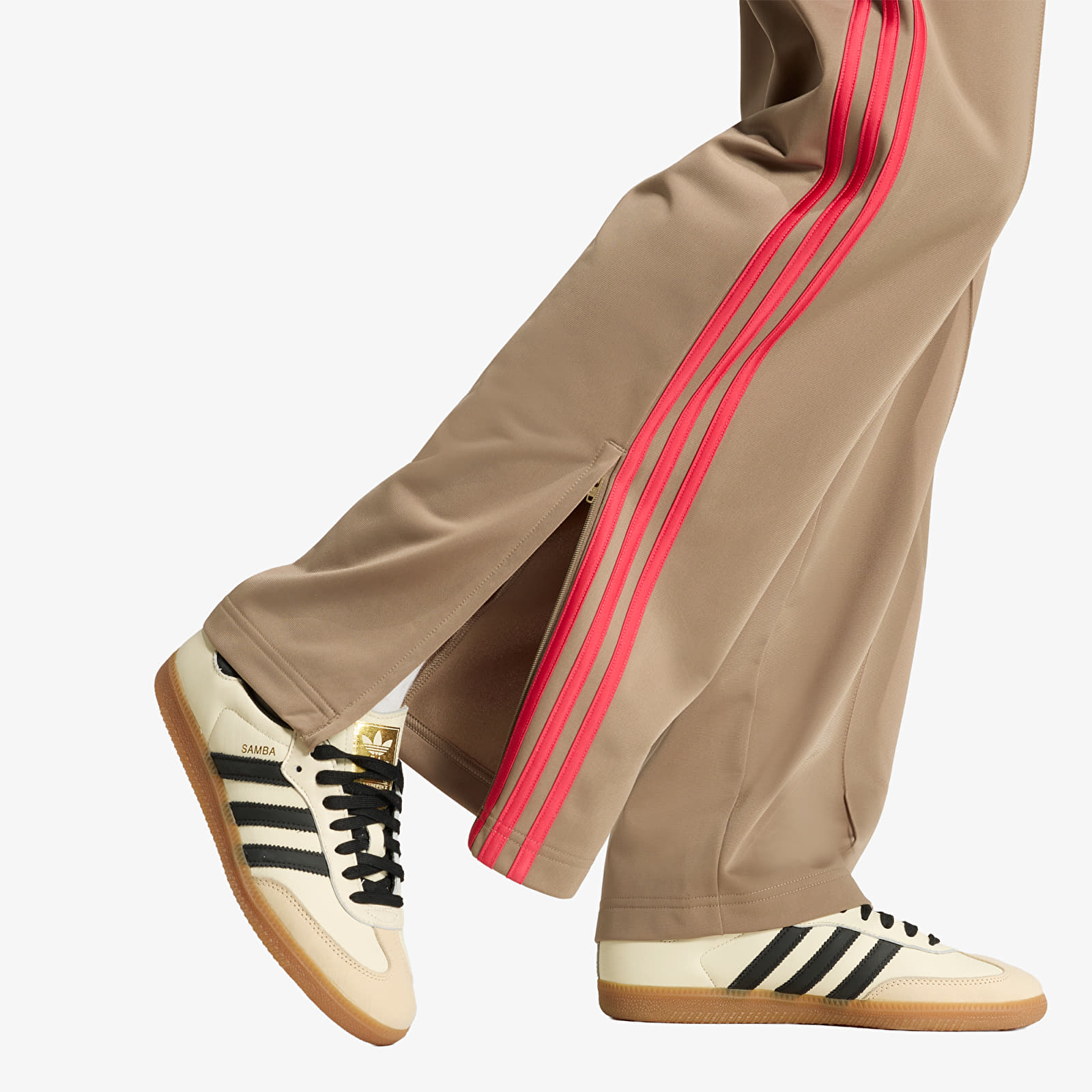 Pantaloni de trening pentru femei adidas Firebird Loose Tracksuit Pants Khaki Six/ Power Pink
