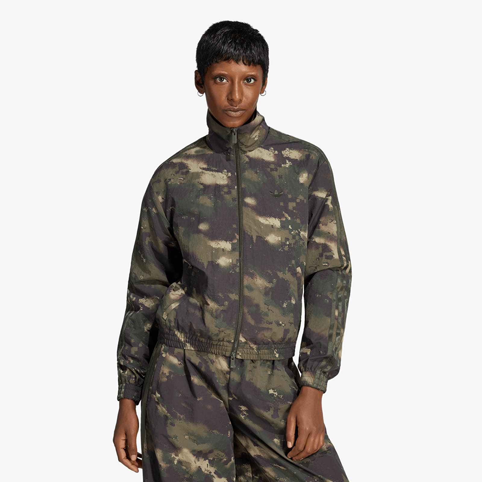 Treener joped adidas Badigirl Camouflage Loose Track Top Night Cargo/ Aurora Coffee/ Olive Strata