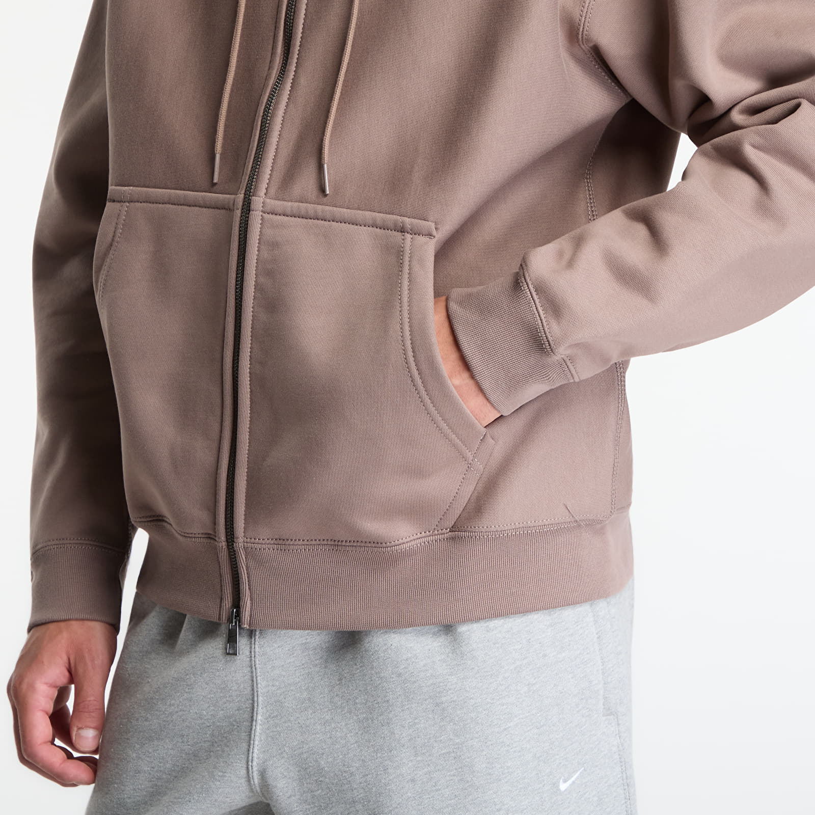 Pánské mikiny Nike Solo Swoosh Men's Full-Zip Fleece Hoodie Mink Brown/ Mink Brown/ White