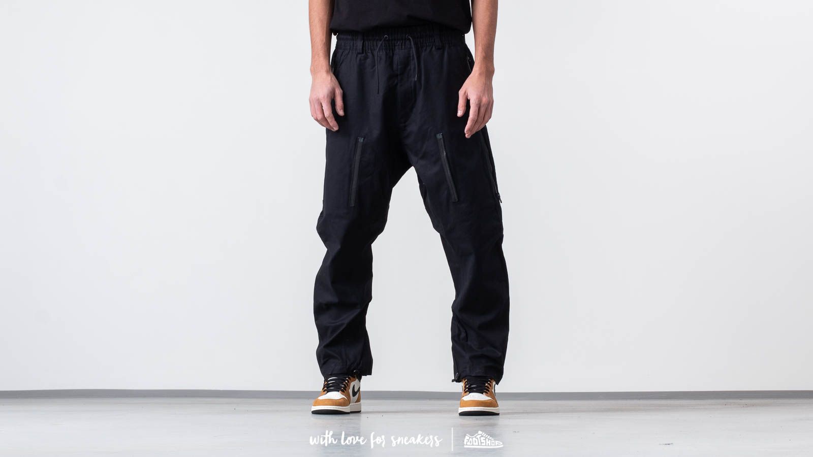 Pants and jeans Nike ACG Cargo Pants Black