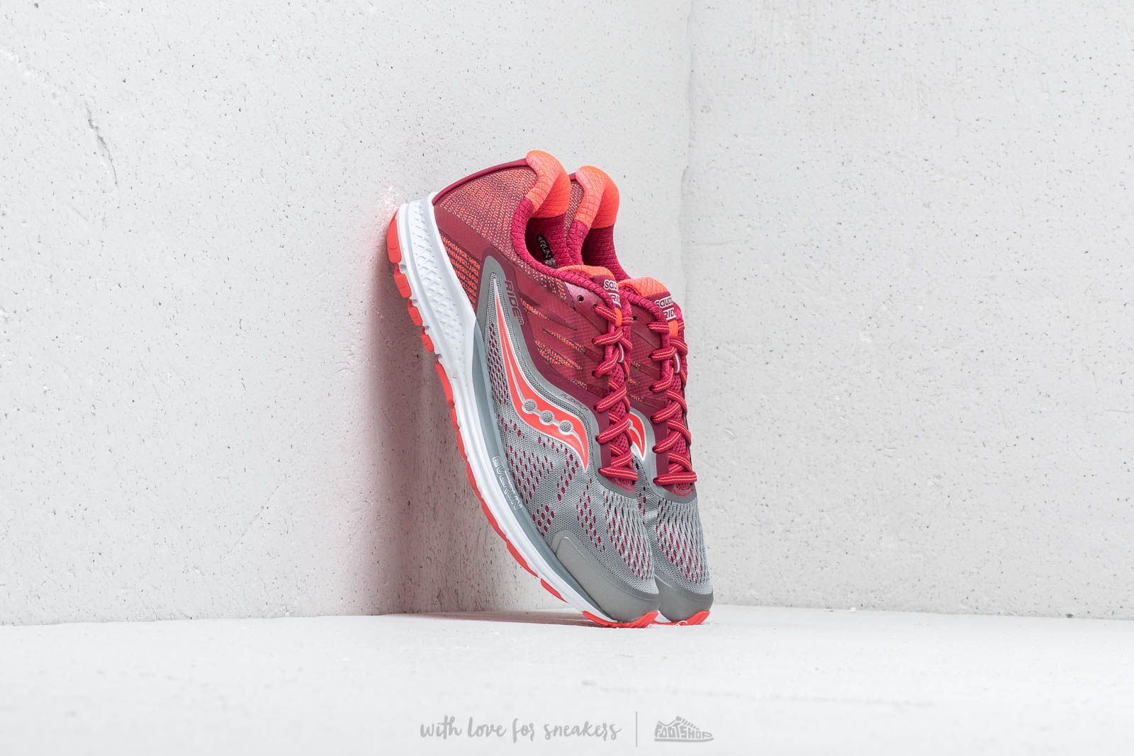 Women s shoes Saucony Ride 10 Grey Berry Footshop