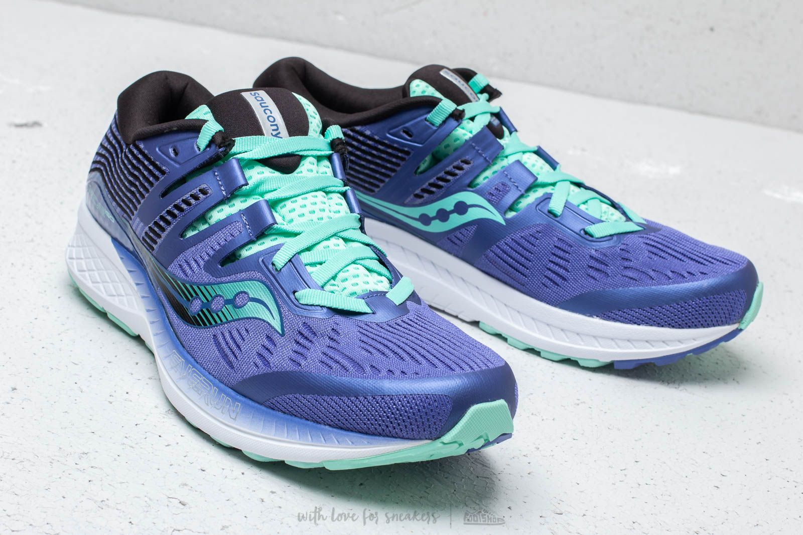 Women s shoes Saucony Ride ISO Violet Black Aqua Footshop