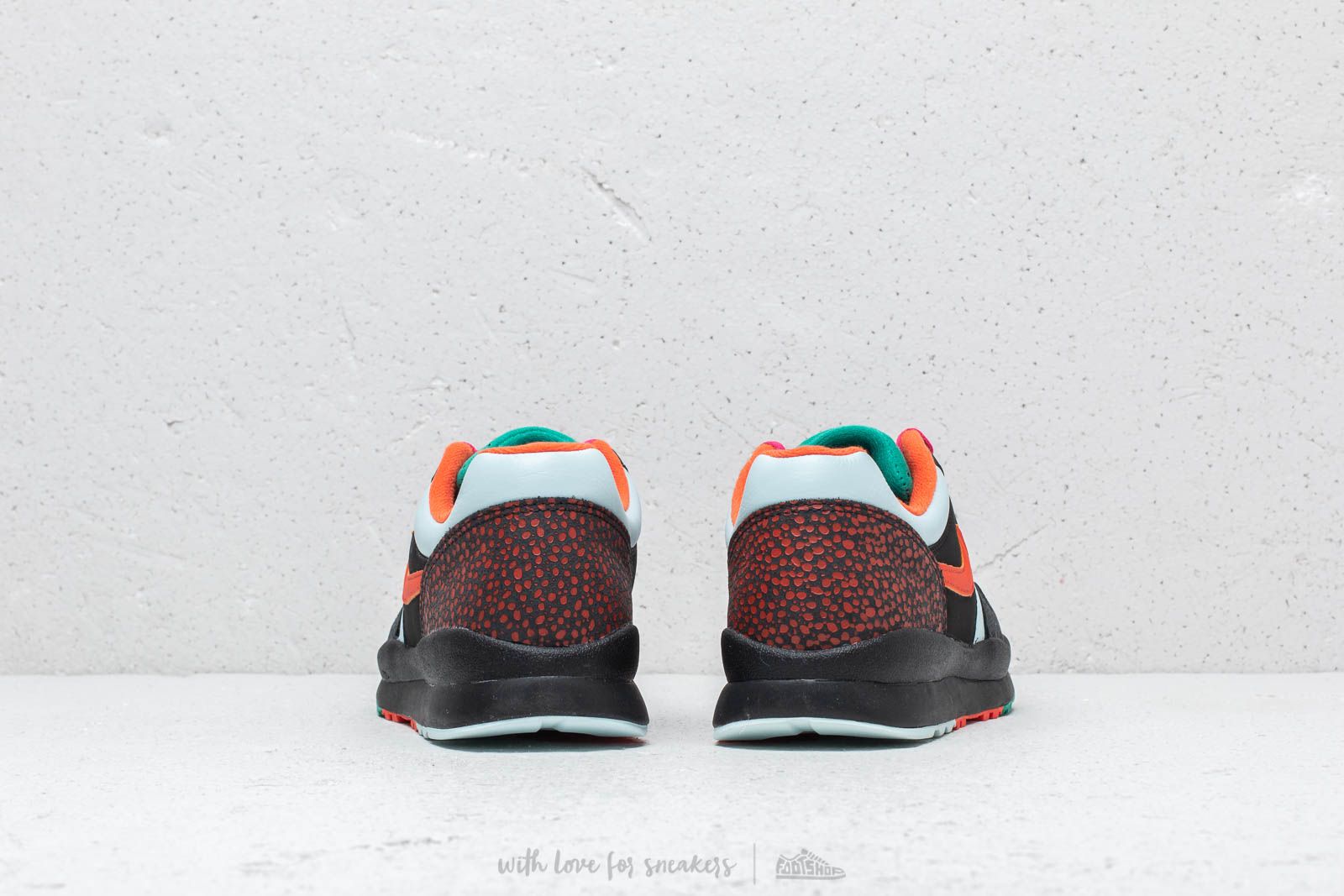 nike air safari supreme tech