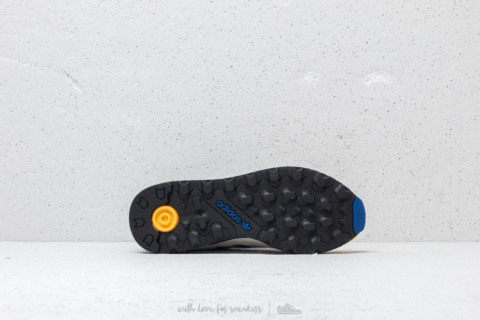 Herren Sneaker und Schuhe adidas x Dragon Ball Z Ultra Tech Cloud White/ Collegiate Royal/ Bold Gold