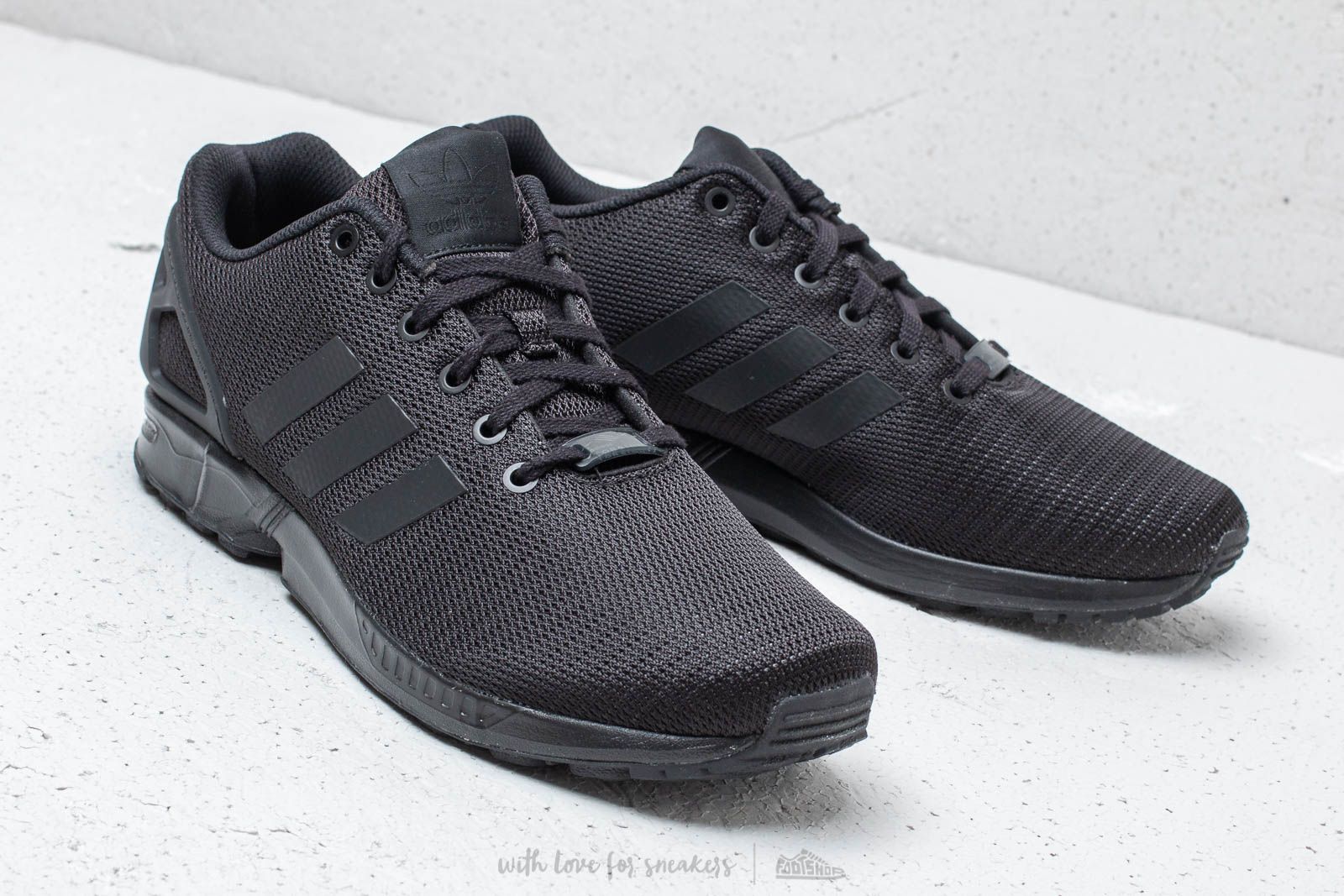 Herren Sneaker und Schuhe adidas ZX Flux Core Black/ Core Black/ Dark Grey  | Footshop