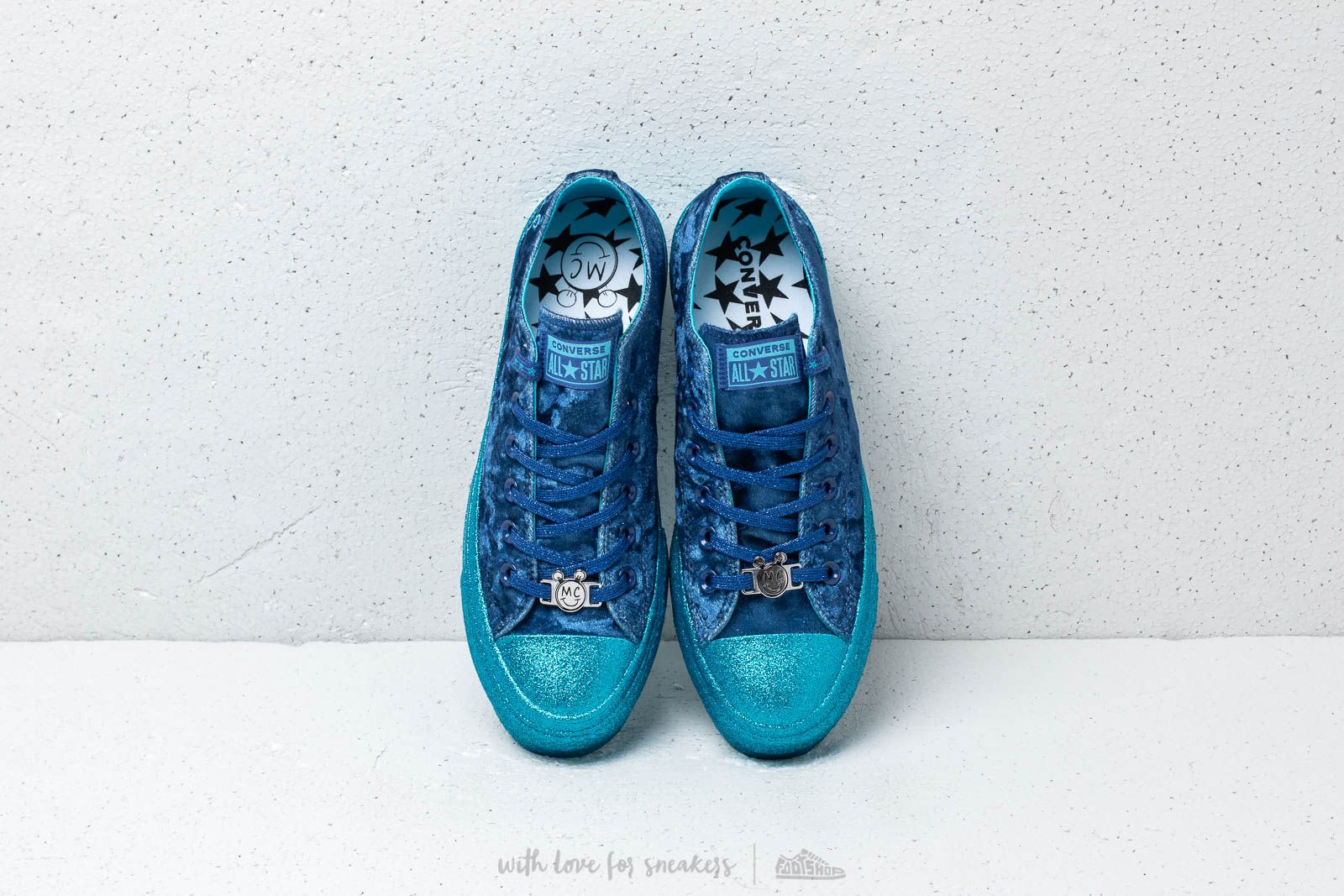Miley cyrus blue converse online