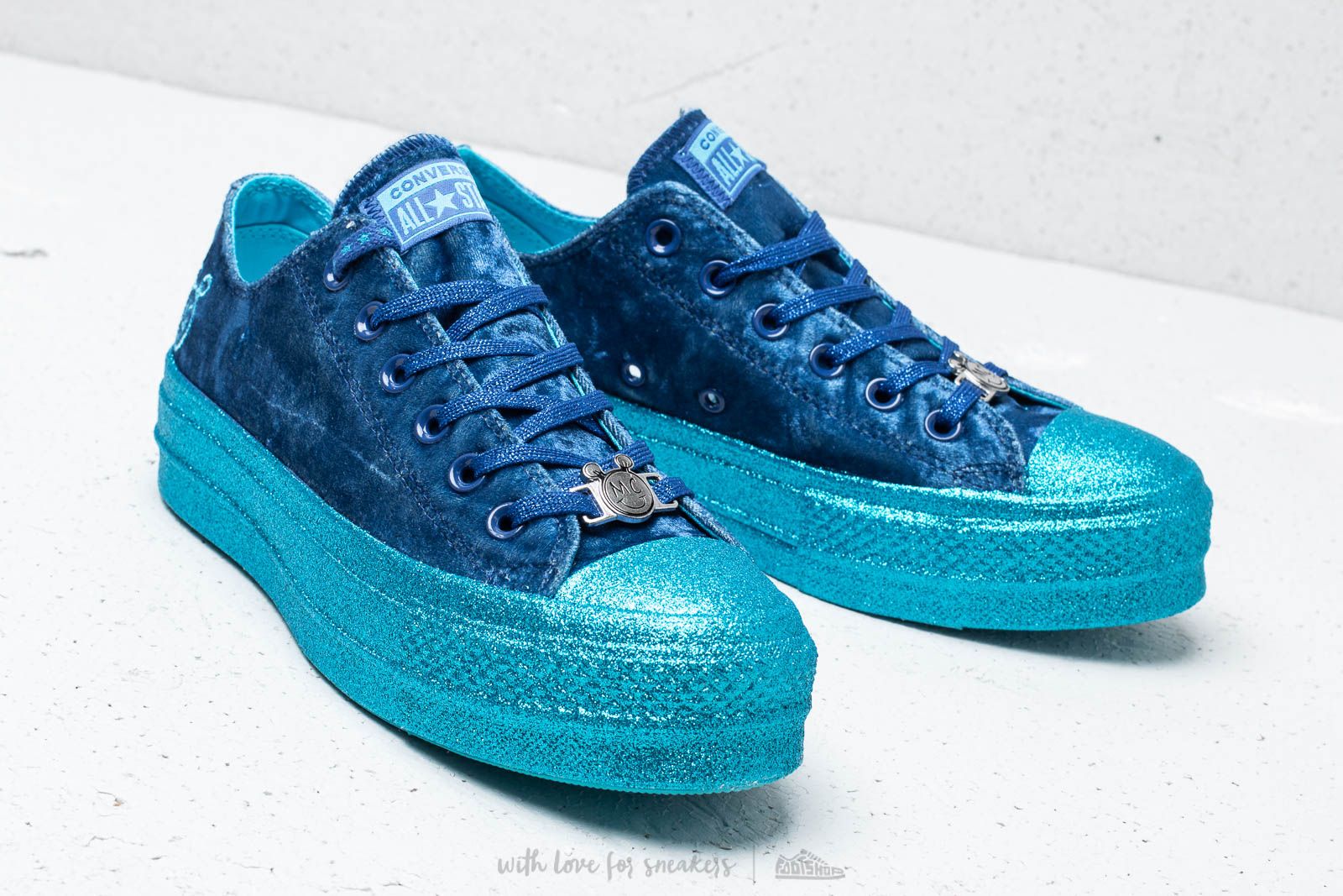 Converse miley cyrus 2024 blue