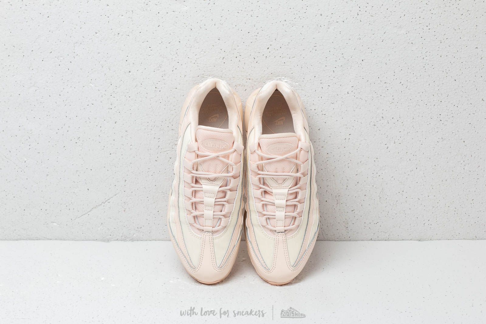 Nike air max 95 lx guava ice discount