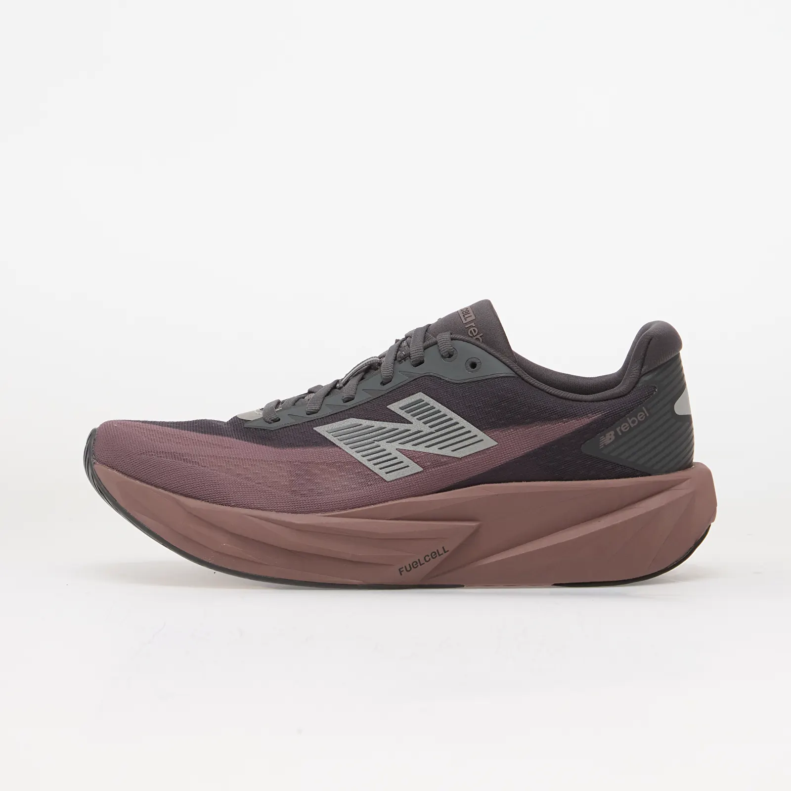 Skor för män New Balance FuelCell Rebel v5 Magnet/ Pebble