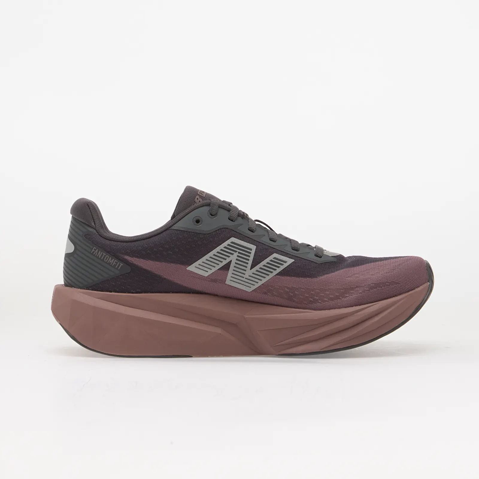 Skor för män New Balance FuelCell Rebel v5 Magnet/ Pebble