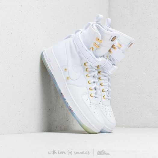 Men s shoes Nike SF Air Force 1 LNY QS White White Metallic Gold Footshop